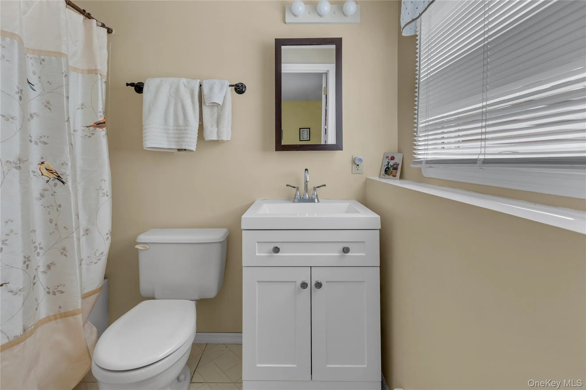 23 Dale Lane, Smithtown, NY, 4 Bedrooms Bedrooms, 10 Rooms Rooms,3 BathroomsBathrooms,Residential,For Rent,Dale,0,1042725 23 Dale Lane, Smithtown, NY, 4 Bedrooms Bedrooms, 10 Rooms Rooms,3 BathroomsBathrooms,Residential,For Rent,Dale,0,1042725