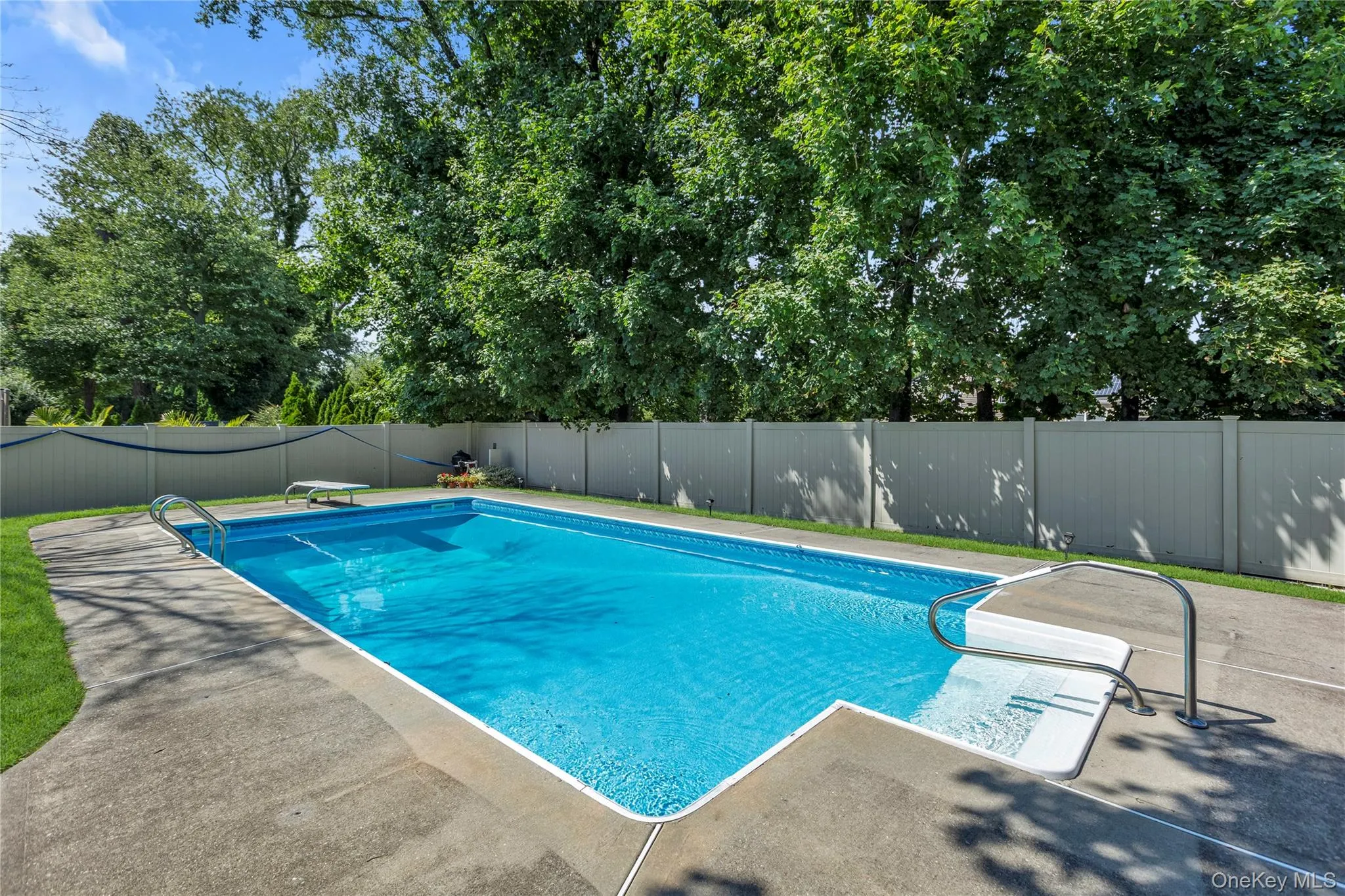 23 Dale Lane, Smithtown, NY, 4 Bedrooms Bedrooms, 10 Rooms Rooms,3 BathroomsBathrooms,Residential,For Rent,Dale,0,1042725 23 Dale Lane, Smithtown, NY, 4 Bedrooms Bedrooms, 10 Rooms Rooms,3 BathroomsBathrooms,Residential,For Rent,Dale,0,1042725