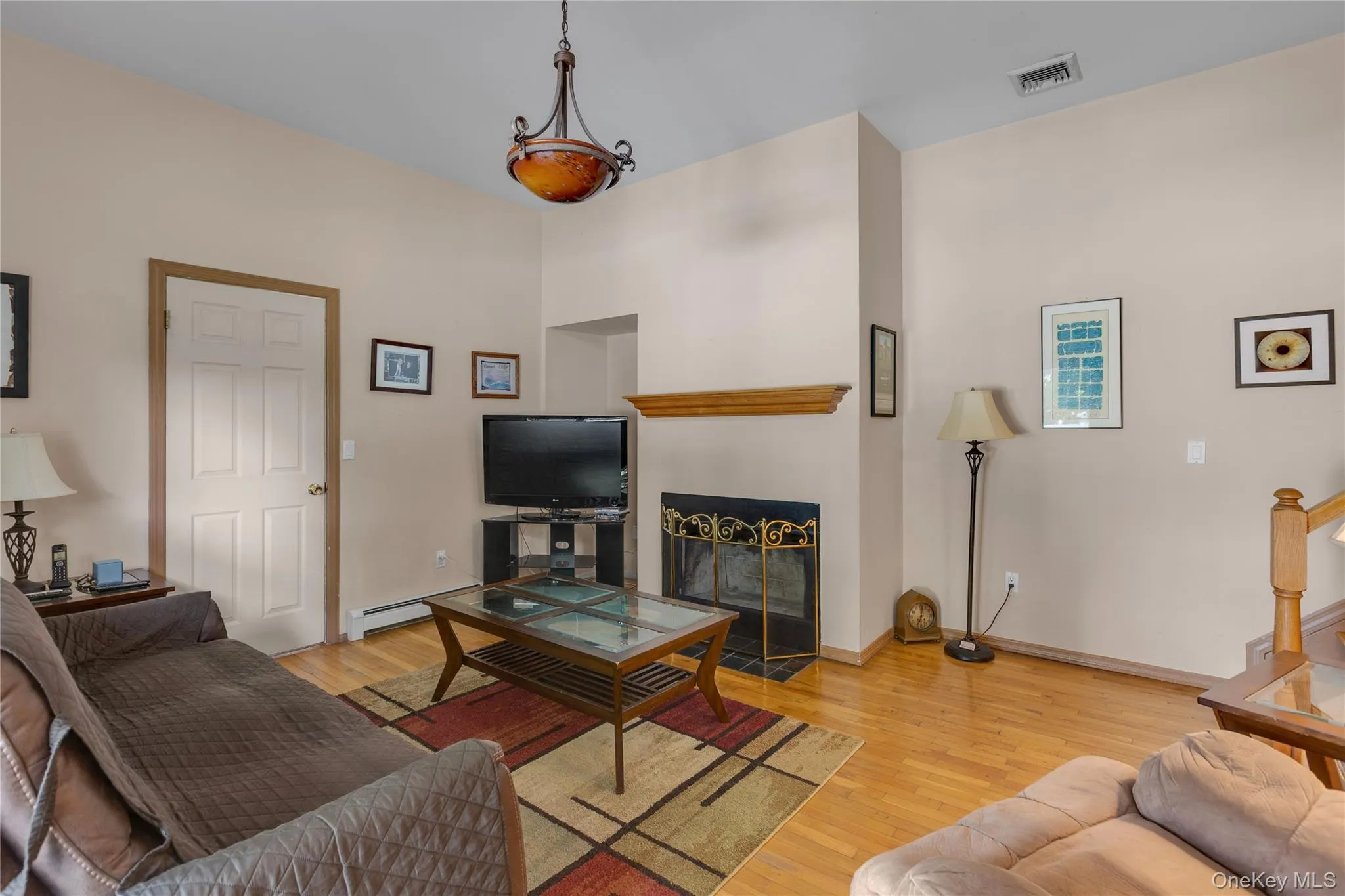 23 Dale Lane, Smithtown, NY, 4 Bedrooms Bedrooms, 10 Rooms Rooms,3 BathroomsBathrooms,Residential,For Rent,Dale,0,1042725 23 Dale Lane, Smithtown, NY, 4 Bedrooms Bedrooms, 10 Rooms Rooms,3 BathroomsBathrooms,Residential,For Rent,Dale,0,1042725