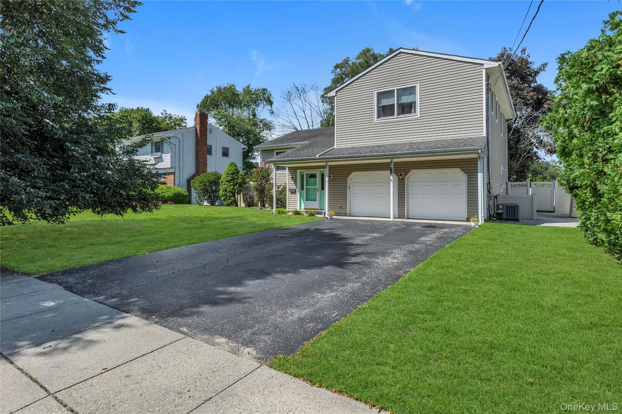 23 Dale Lane, Smithtown, NY, 4 Bedrooms Bedrooms, 10 Rooms Rooms,3 BathroomsBathrooms,Residential,For Rent,Dale,0,1042725 23 Dale Lane, Smithtown, NY, 4 Bedrooms Bedrooms, 10 Rooms Rooms,3 BathroomsBathrooms,Residential,For Rent,Dale,0,1042725