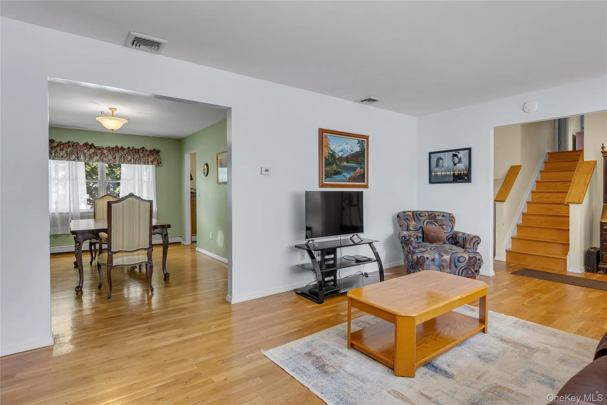 23 Dale Lane, Smithtown, NY, 4 Bedrooms Bedrooms, 10 Rooms Rooms,3 BathroomsBathrooms,Residential,For Rent,Dale,0,1042725 23 Dale Lane, Smithtown, NY, 4 Bedrooms Bedrooms, 10 Rooms Rooms,3 BathroomsBathrooms,Residential,For Rent,Dale,0,1042725