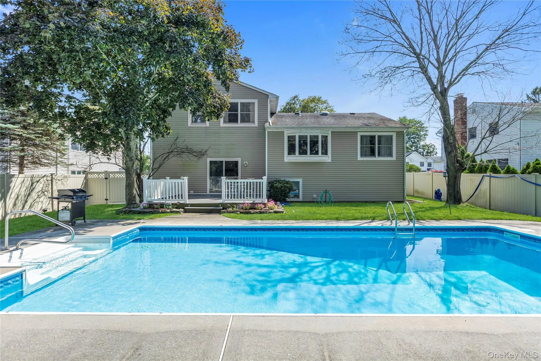 23 Dale Lane, Smithtown, NY, 4 Bedrooms Bedrooms, 10 Rooms Rooms,3 BathroomsBathrooms,Residential,For Rent,Dale,0,1042725 23 Dale Lane, Smithtown, NY, 4 Bedrooms Bedrooms, 10 Rooms Rooms,3 BathroomsBathrooms,Residential,For Rent,Dale,0,1042725