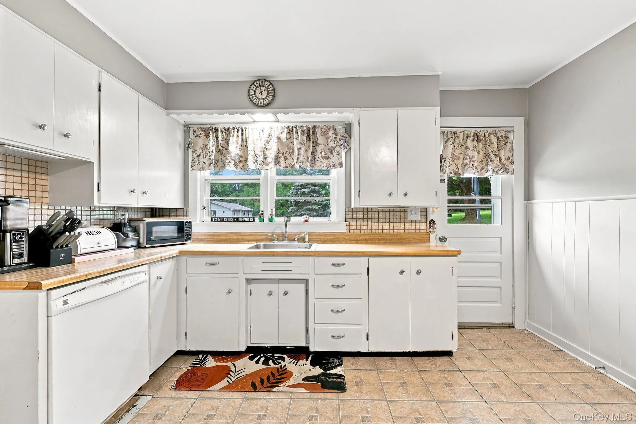 1311 Route 44/55, Lloyd, NY, 5 Bedrooms Bedrooms, 13 Rooms Rooms,2 BathroomsBathrooms,Residential,For Rent,Route 44/55,0,1042730 1311 Route 44/55, Lloyd, NY, 5 Bedrooms Bedrooms, 13 Rooms Rooms,2 BathroomsBathrooms,Residential,For Rent,Route 44/55,0,1042730