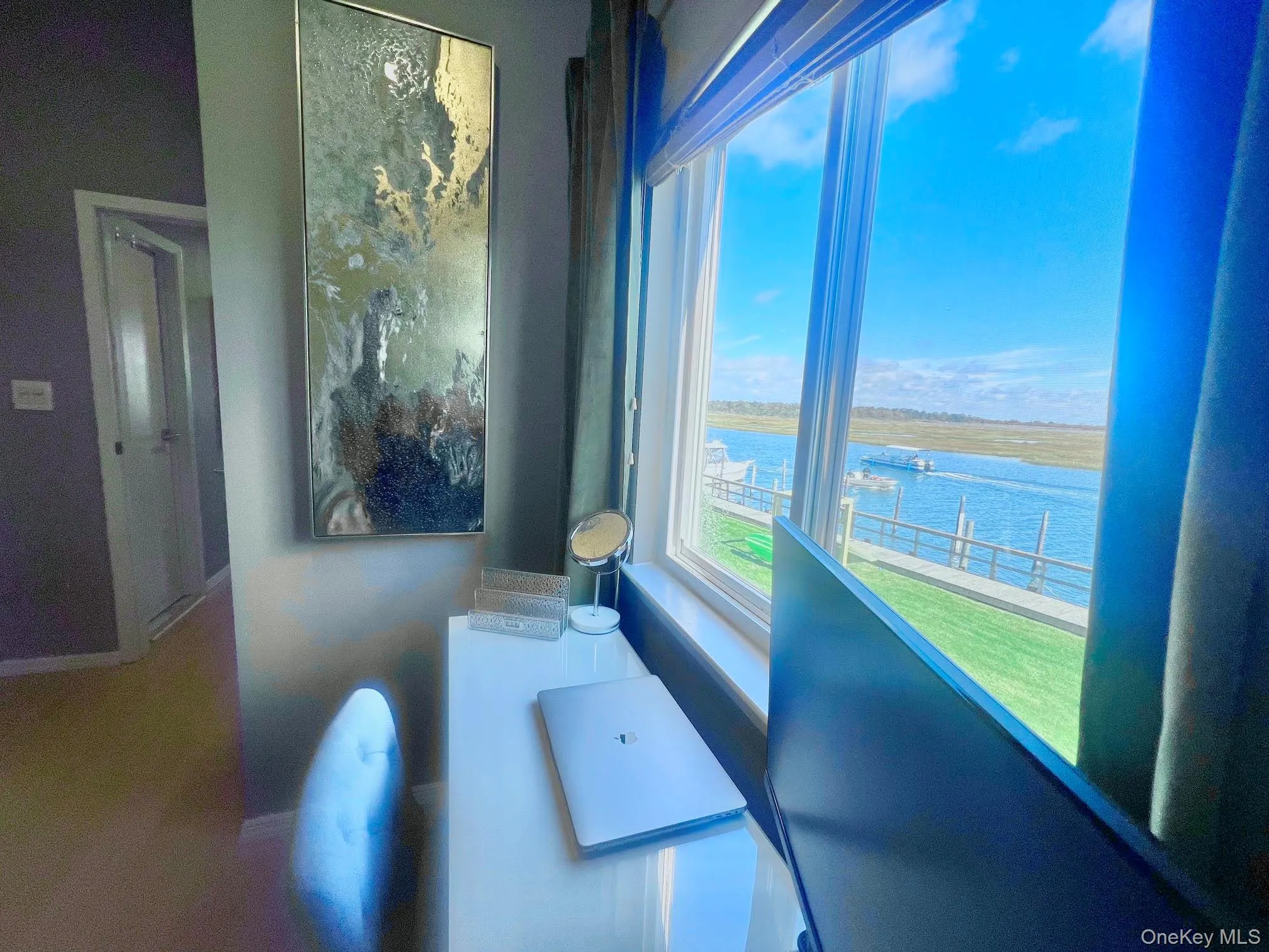 Office Area View Overlooks WaterFront! Office Area View Overlooks WaterFront!