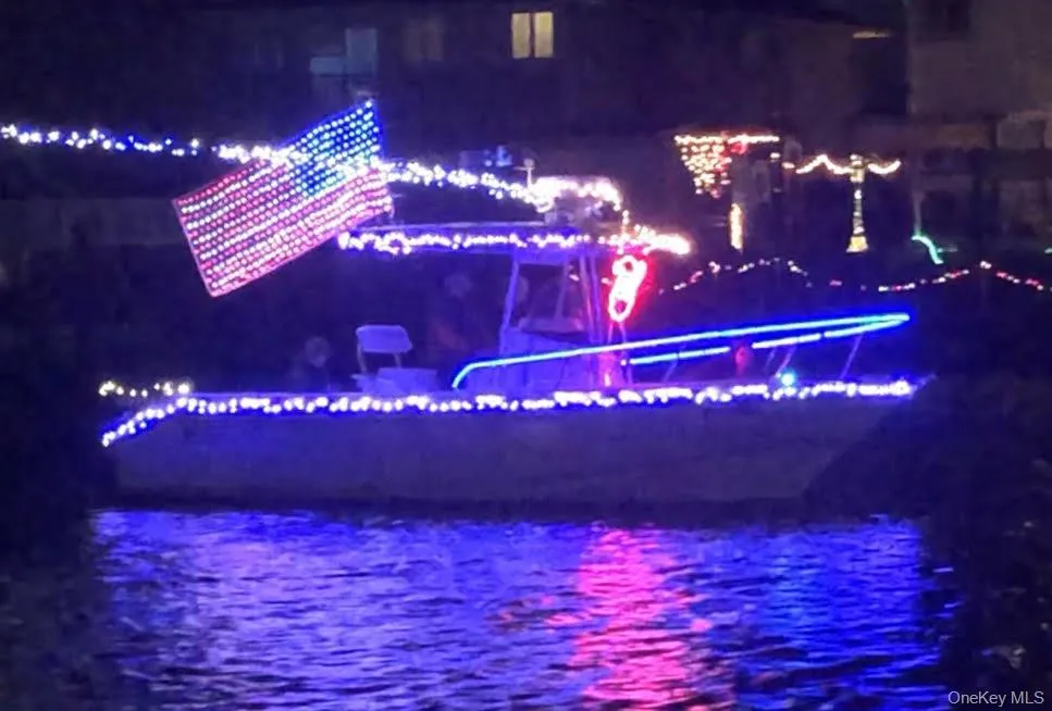 Holiday Boat Parade Holiday Boat Parade