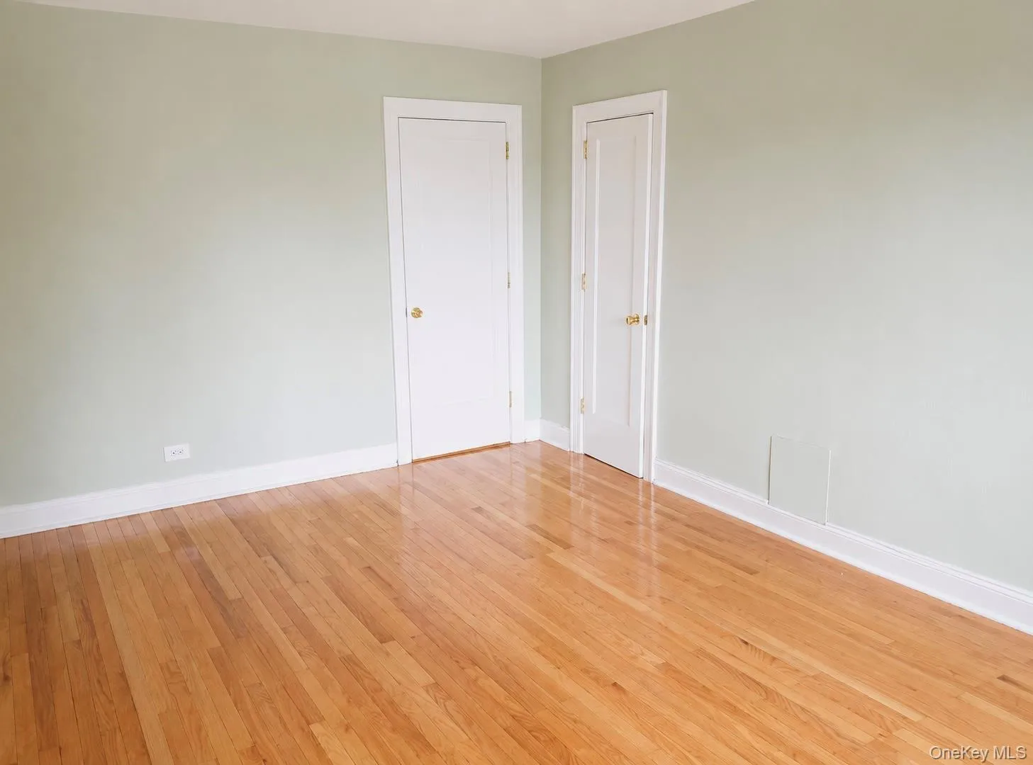 23 Old Mamaroneck Road, White Plains, NY, 2 Bedrooms Bedrooms, 5 Rooms Rooms,1 BathroomBathrooms,Residential Lease,For Rent,Old Mamaroneck,0,1042740 23 Old Mamaroneck Road, White Plains, NY, 2 Bedrooms Bedrooms, 5 Rooms Rooms,1 BathroomBathrooms,Residential Lease,For Rent,Old Mamaroneck,0,1042740