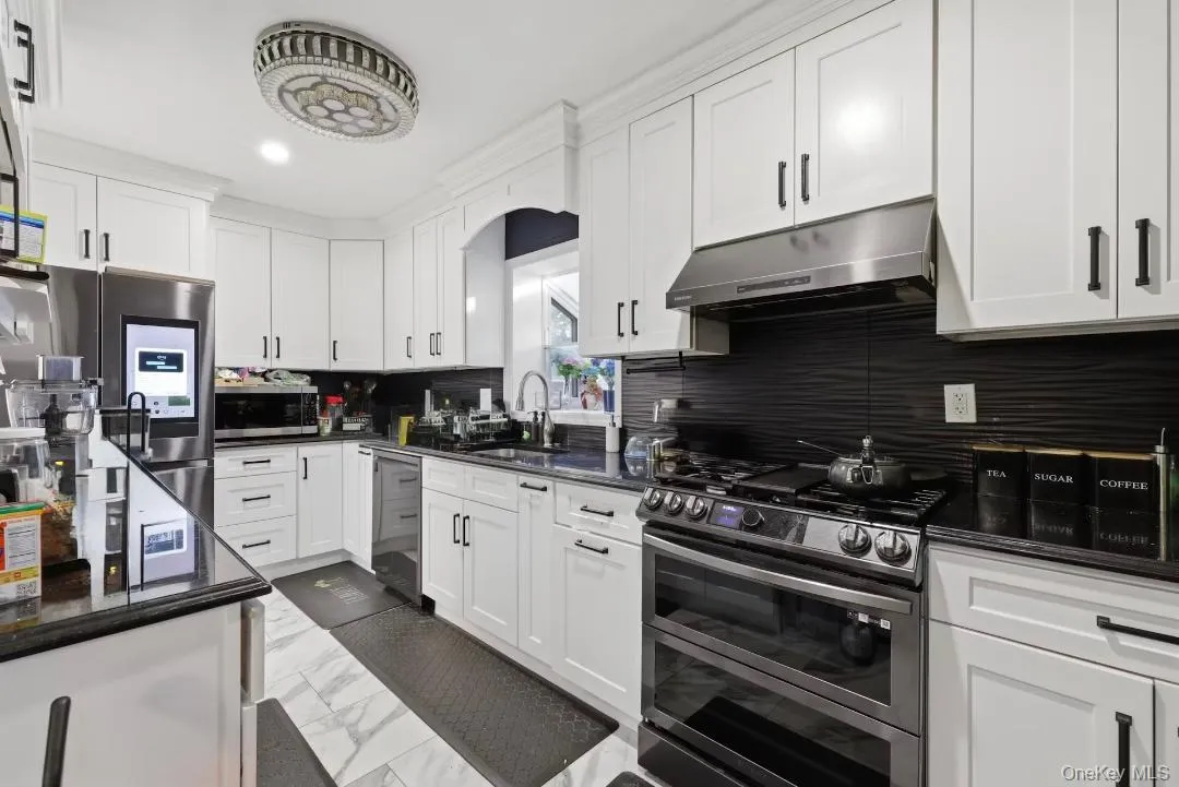47 Sperry Court, North Hempstead, NY, 4 Bedrooms Bedrooms, 8 Rooms Rooms,2 BathroomsBathrooms,Residential,For Rent,Sperry,0,1042745 47 Sperry Court, North Hempstead, NY, 4 Bedrooms Bedrooms, 8 Rooms Rooms,2 BathroomsBathrooms,Residential,For Rent,Sperry,0,1042745