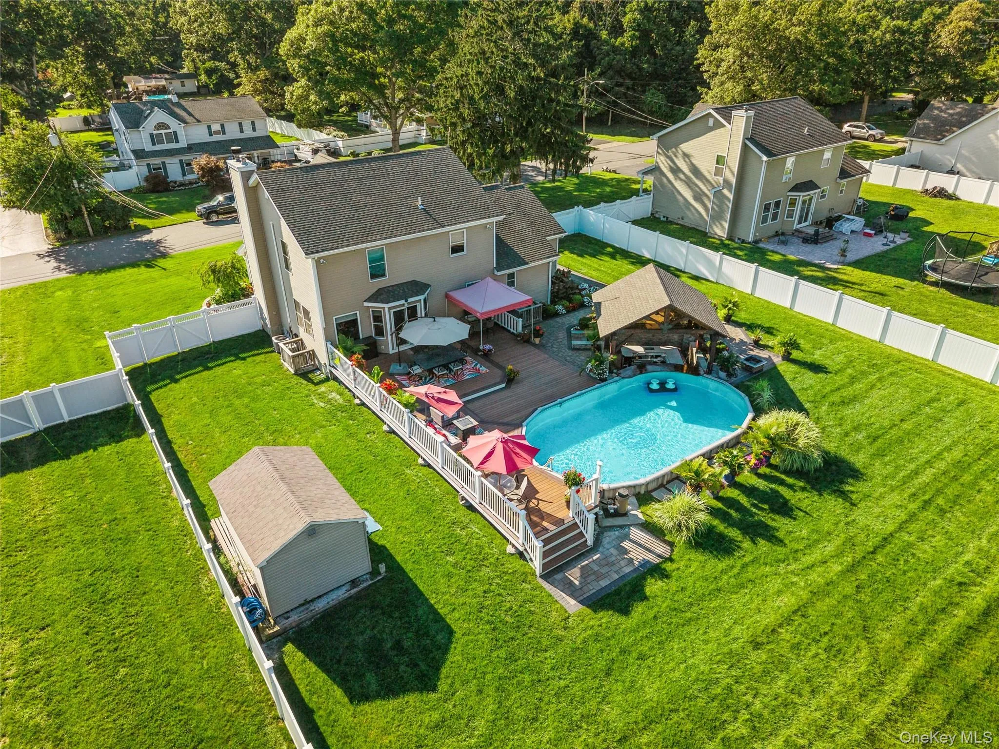 Contry Club Backyard on Flat 1/2 Acre Contry Club Backyard on Flat 1/2 Acre