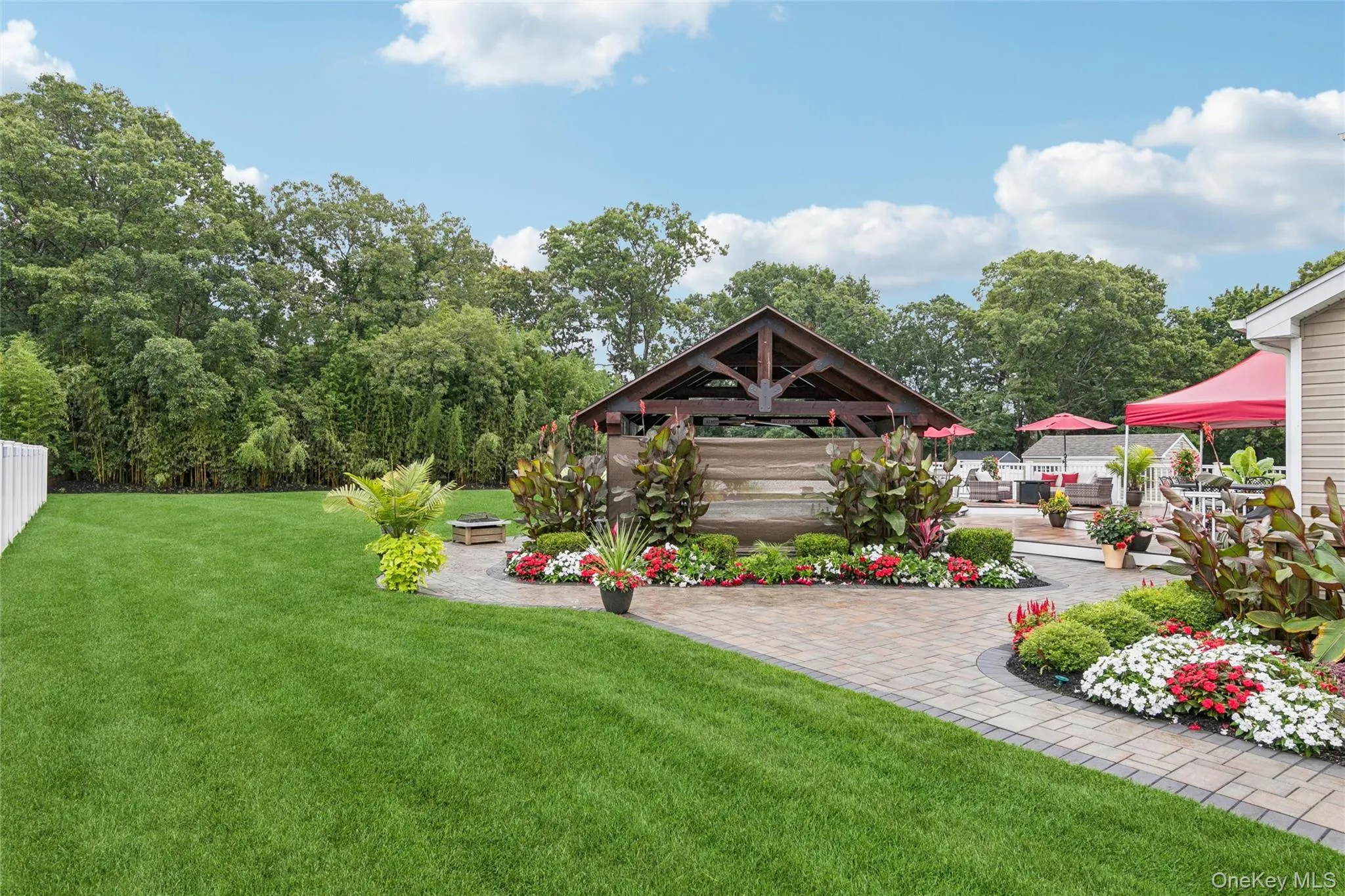 Breath Taking Landscaping Surrounds Ammenity Filled Backyard Breath Taking Landscaping Surrounds Ammenity Filled Backyard
