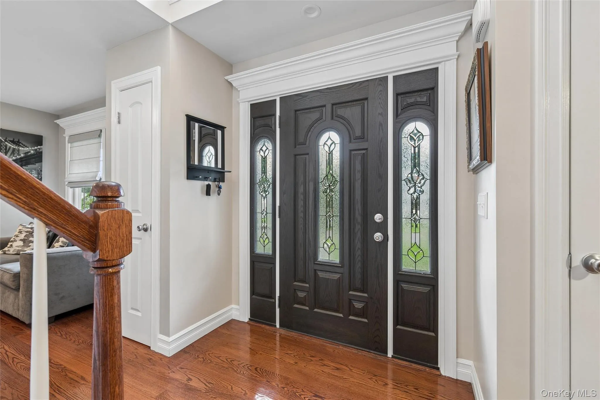 Entry Foyer with Dual Coat Closets Entry Foyer with Dual Coat Closets