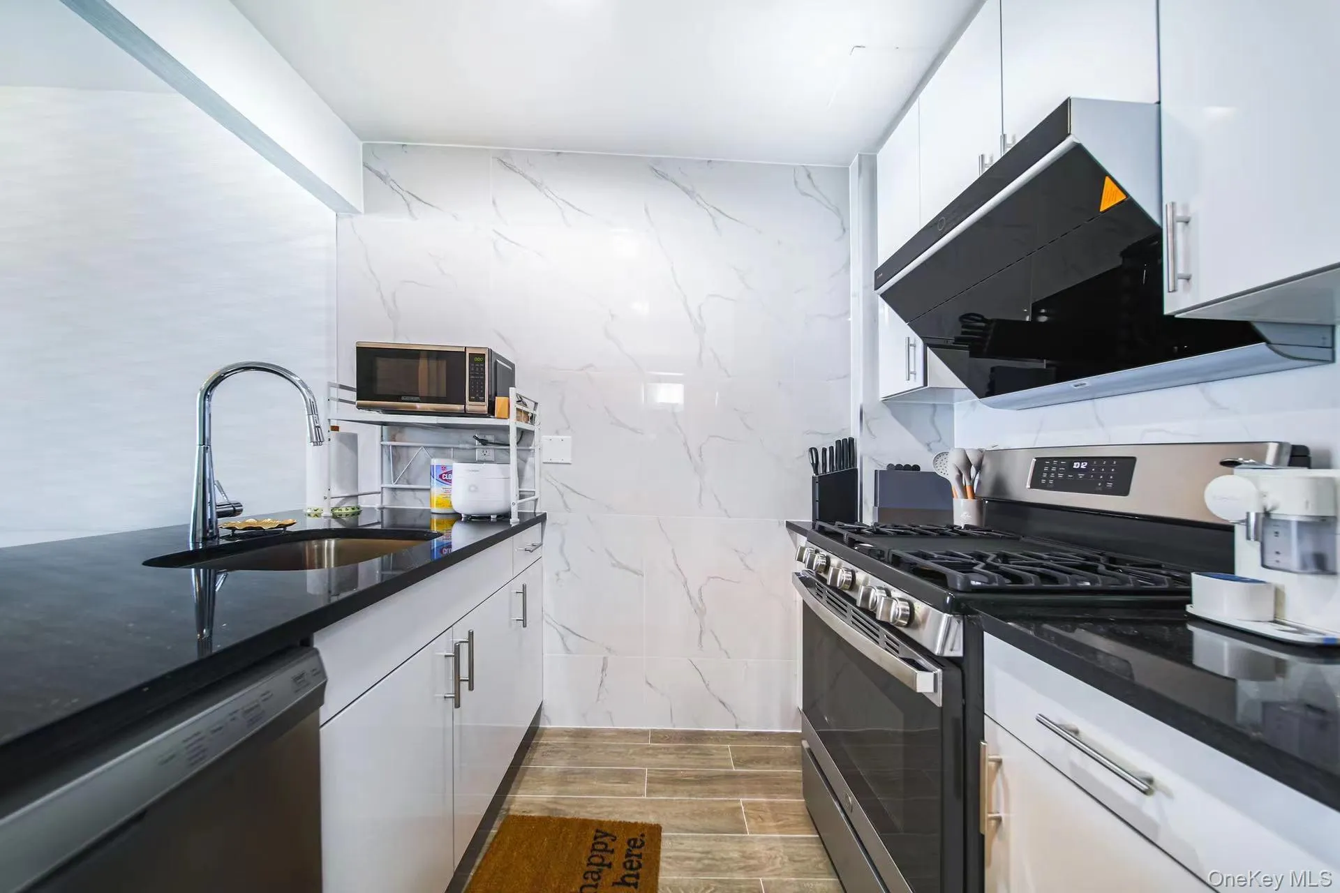 14427 Sanford Avenue, New York, NY, 1 Bedroom Bedrooms, 3 Room Rooms,1 BathroomBathrooms,Residential Lease,For Rent,Sanford,0,1042754 14427 Sanford Avenue, New York, NY, 1 Bedroom Bedrooms, 3 Room Rooms,1 BathroomBathrooms,Residential Lease,For Rent,Sanford,0,1042754
