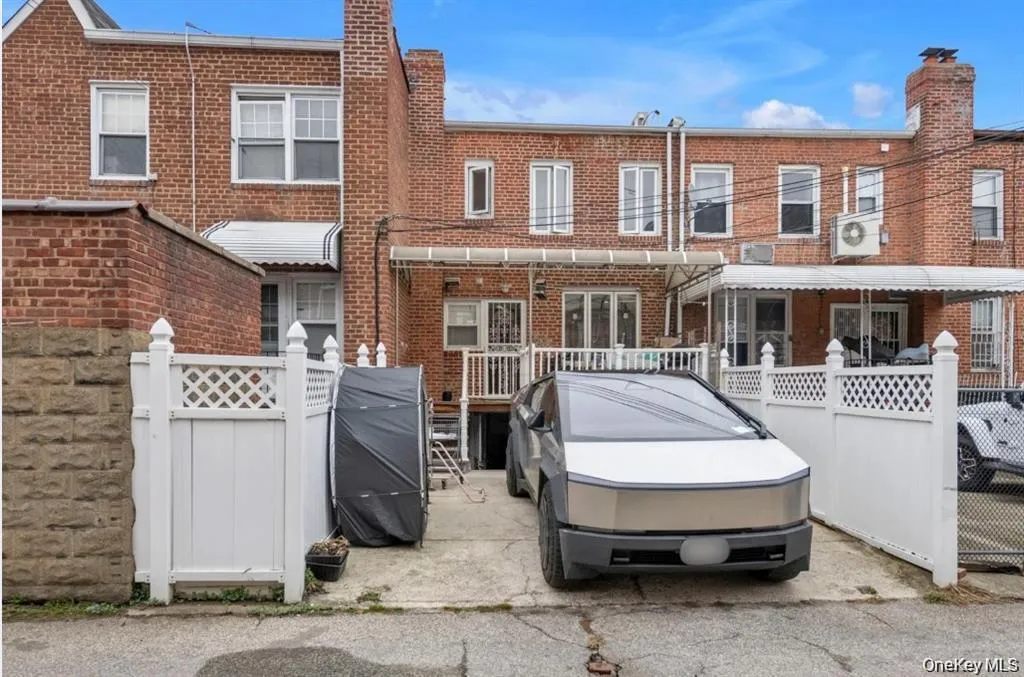 6906 Fresh Meadow Lane, New York, NY, 4 Bedrooms Bedrooms, 8 Rooms Rooms,2 BathroomsBathrooms,Residential,For Rent,Fresh Meadow,0,1042763 6906 Fresh Meadow Lane, New York, NY, 4 Bedrooms Bedrooms, 8 Rooms Rooms,2 BathroomsBathrooms,Residential,For Rent,Fresh Meadow,0,1042763