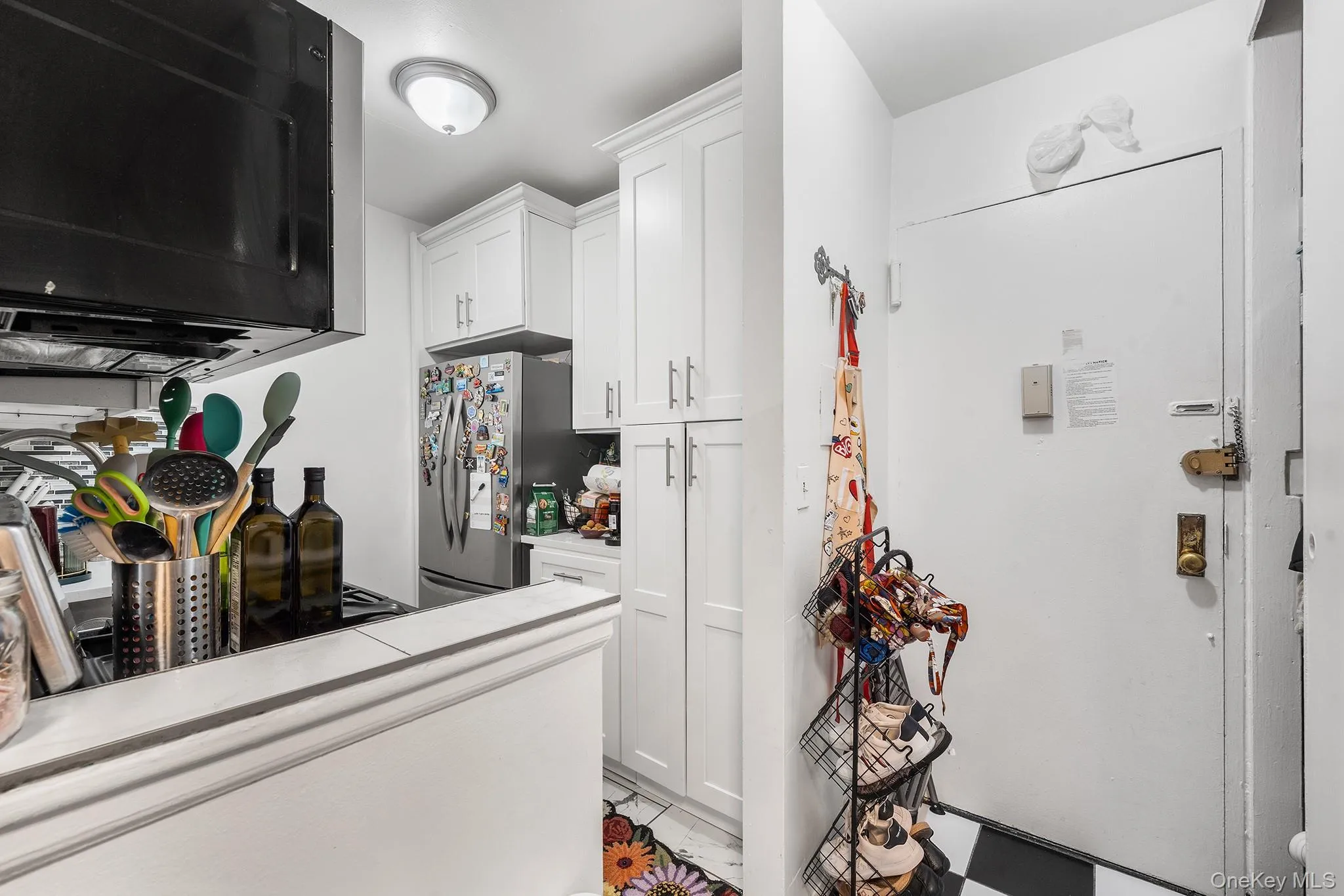 87-15 165th Street, New York, NY, 1 Bedroom Bedrooms, 3 Rooms Rooms,1 BathroomBathrooms,Residential,For Rent,165th,0,1042764 87-15 165th Street, New York, NY, 1 Bedroom Bedrooms, 3 Rooms Rooms,1 BathroomBathrooms,Residential,For Rent,165th,0,1042764