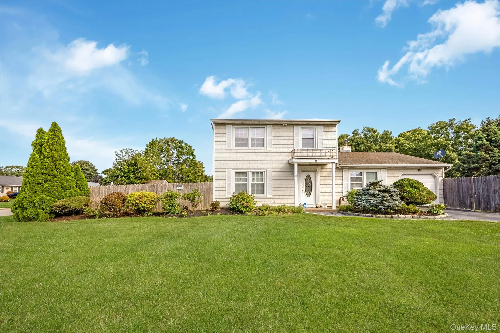 11 Shade Tree Lane, Brookhaven, NY, 3 Bedrooms Bedrooms, 8 Rooms Rooms,1 BathroomBathrooms,Residential,For Rent,Shade Tree,0,1042770 11 Shade Tree Lane, Brookhaven, NY, 3 Bedrooms Bedrooms, 8 Rooms Rooms,1 BathroomBathrooms,Residential,For Rent,Shade Tree,0,1042770