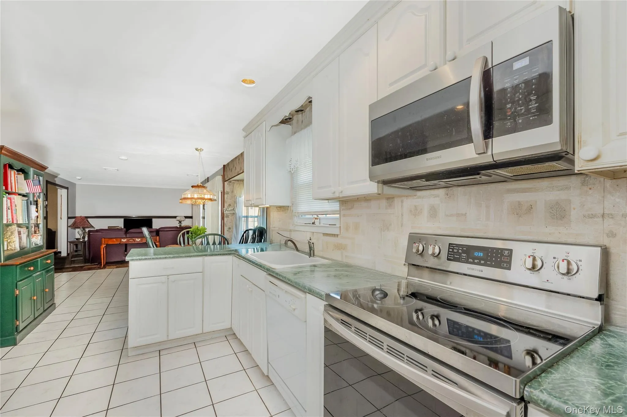 11 Shade Tree Lane, Brookhaven, NY, 3 Bedrooms Bedrooms, 8 Rooms Rooms,1 BathroomBathrooms,Residential,For Rent,Shade Tree,0,1042770 11 Shade Tree Lane, Brookhaven, NY, 3 Bedrooms Bedrooms, 8 Rooms Rooms,1 BathroomBathrooms,Residential,For Rent,Shade Tree,0,1042770
