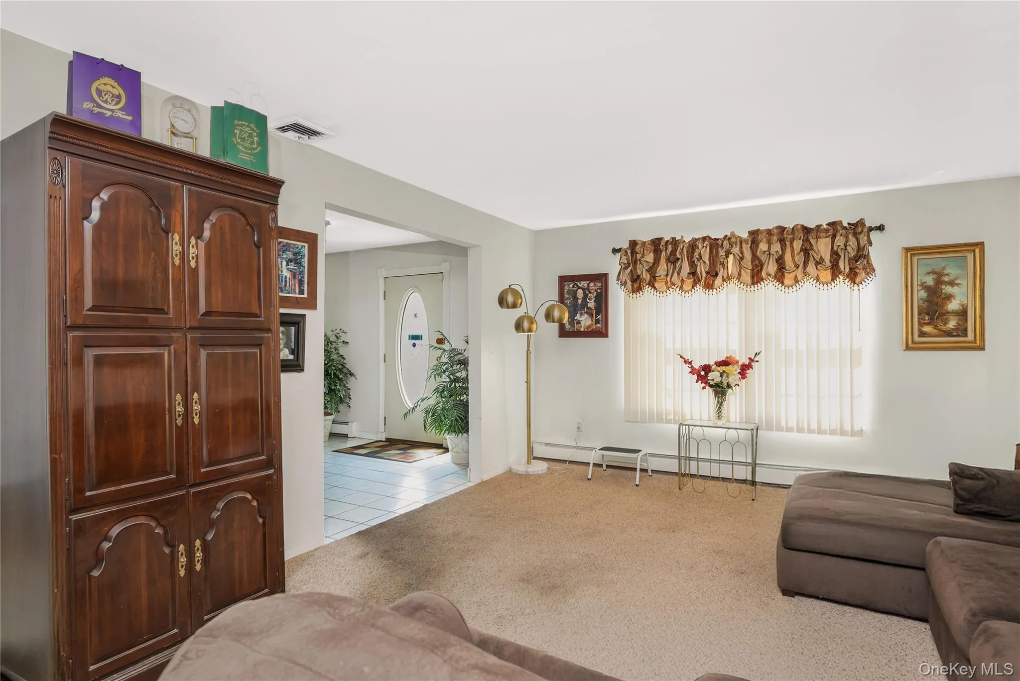 11 Shade Tree Lane, Brookhaven, NY, 3 Bedrooms Bedrooms, 8 Rooms Rooms,1 BathroomBathrooms,Residential,For Rent,Shade Tree,0,1042770 11 Shade Tree Lane, Brookhaven, NY, 3 Bedrooms Bedrooms, 8 Rooms Rooms,1 BathroomBathrooms,Residential,For Rent,Shade Tree,0,1042770