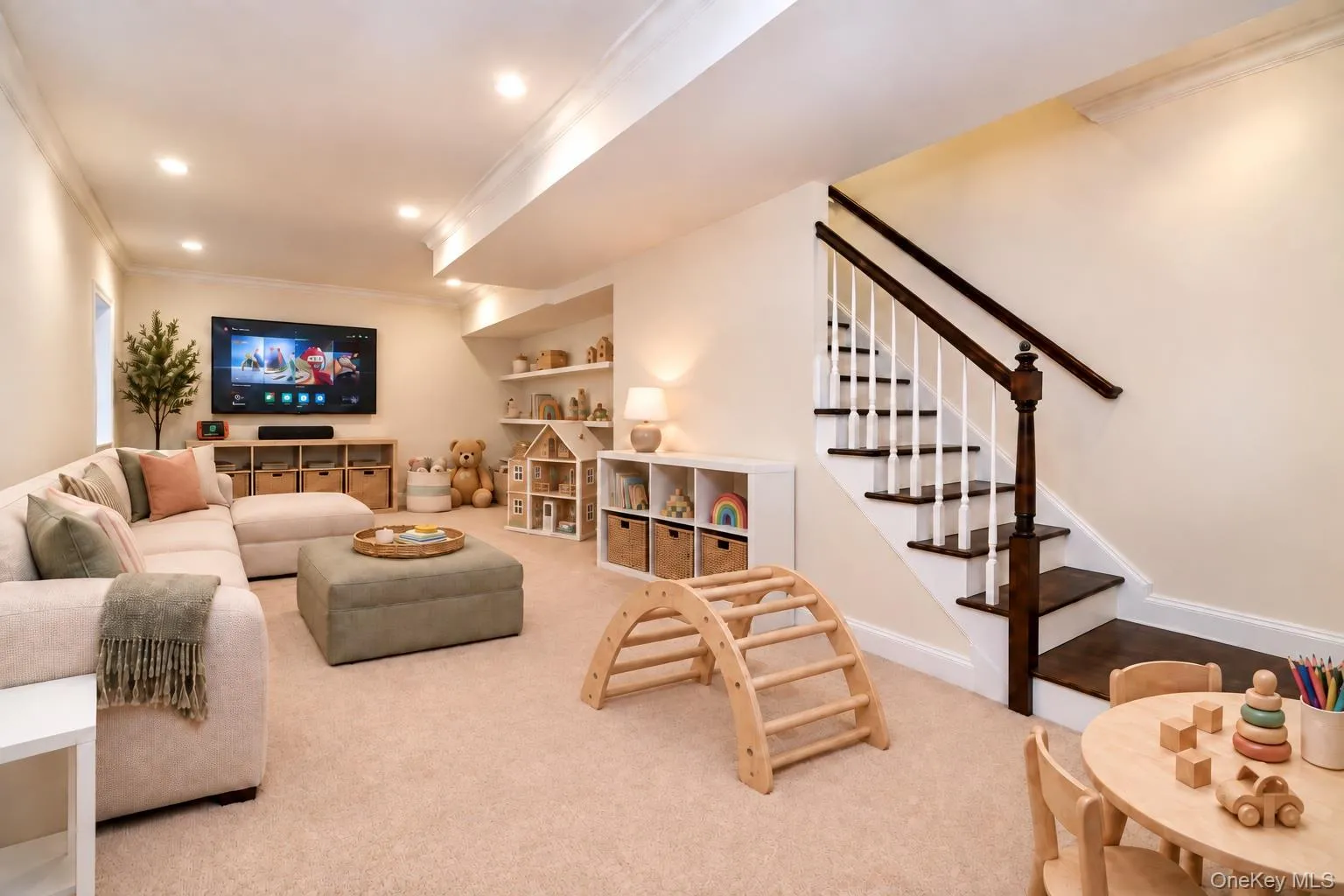 Lower-Level Recreation Room/Family Room(virtually staged) Lower-Level Recreation Room/Family Room(virtually staged)