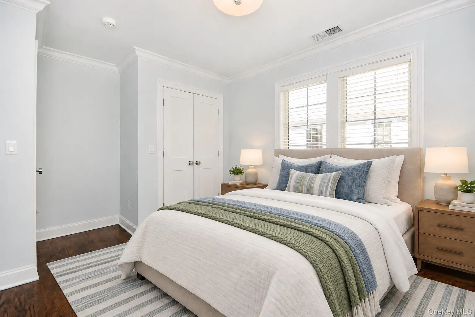 Bedroom with Ensuite Bath(virtually staged) Bedroom with Ensuite Bath(virtually staged)