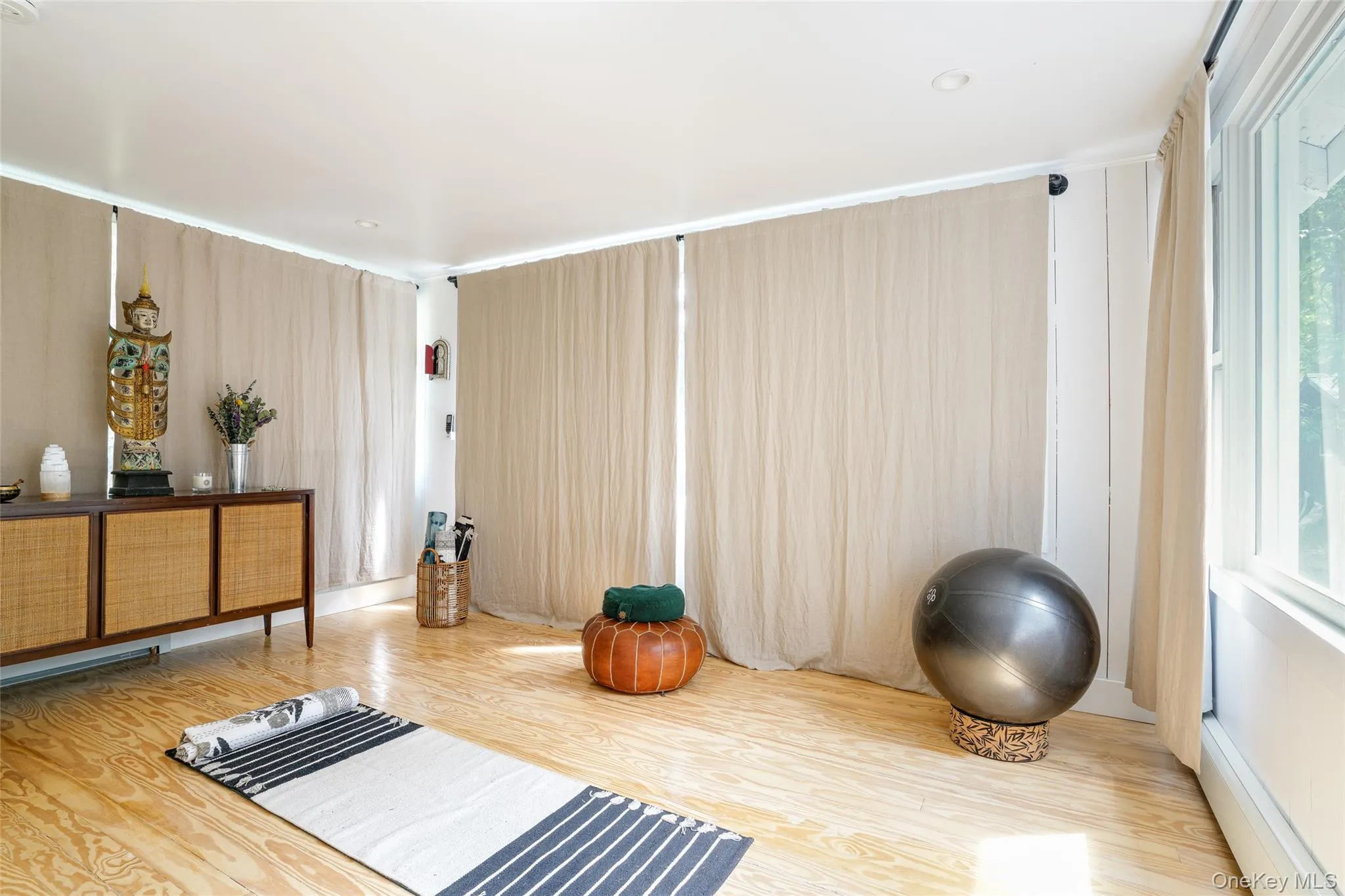 145 Tinker Street, Woodstock, NY, 3 Bedrooms Bedrooms, 9 Rooms Rooms,2 BathroomsBathrooms,Residential,For Rent,Tinker,0,1042782 145 Tinker Street, Woodstock, NY, 3 Bedrooms Bedrooms, 9 Rooms Rooms,2 BathroomsBathrooms,Residential,For Rent,Tinker,0,1042782