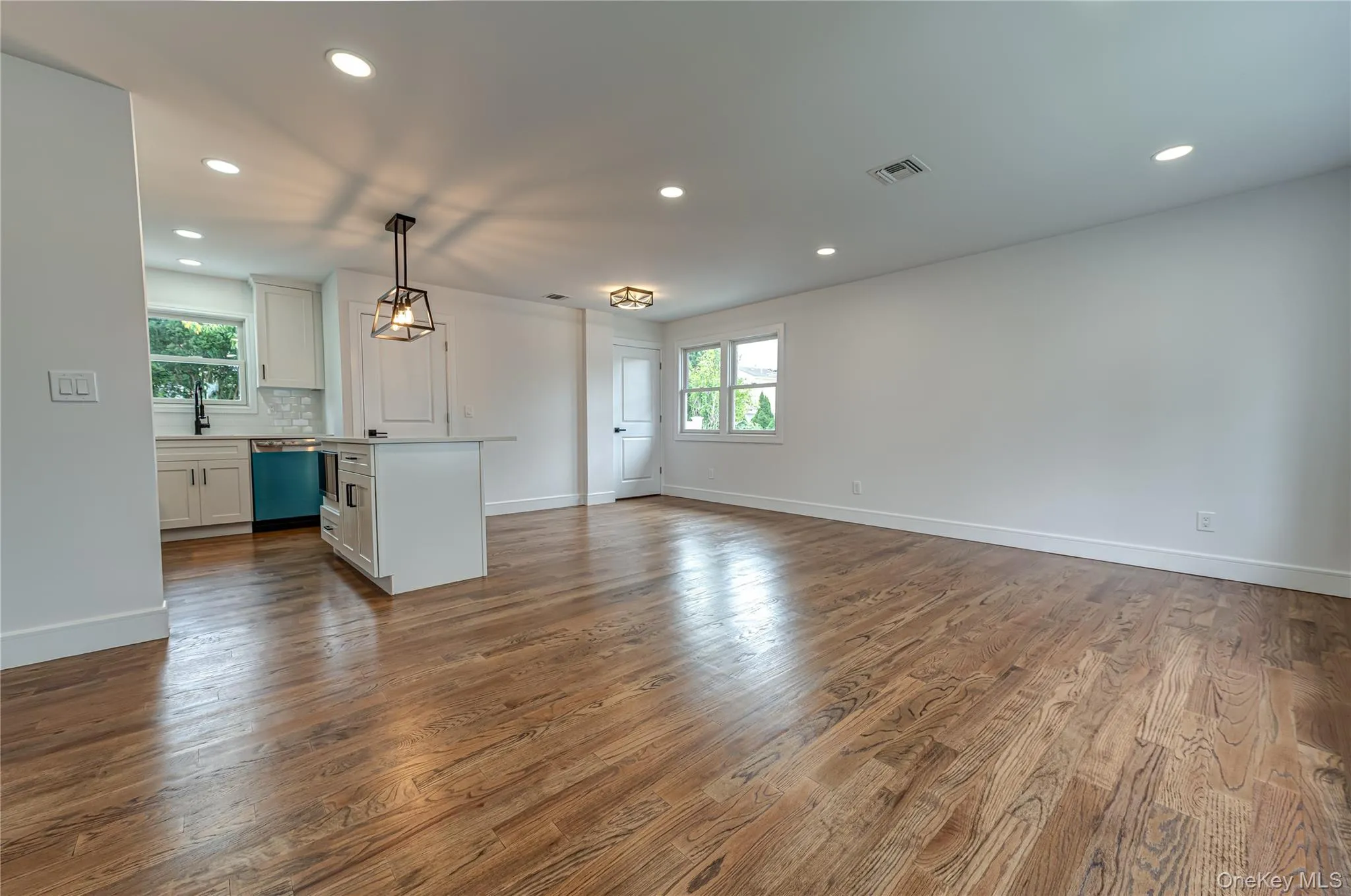 146 8th Street, Hempstead, NY, 3 Bedrooms Bedrooms, 6 Rooms Rooms,2 BathroomsBathrooms,Residential,For Rent,8th,0,1042783 146 8th Street, Hempstead, NY, 3 Bedrooms Bedrooms, 6 Rooms Rooms,2 BathroomsBathrooms,Residential,For Rent,8th,0,1042783