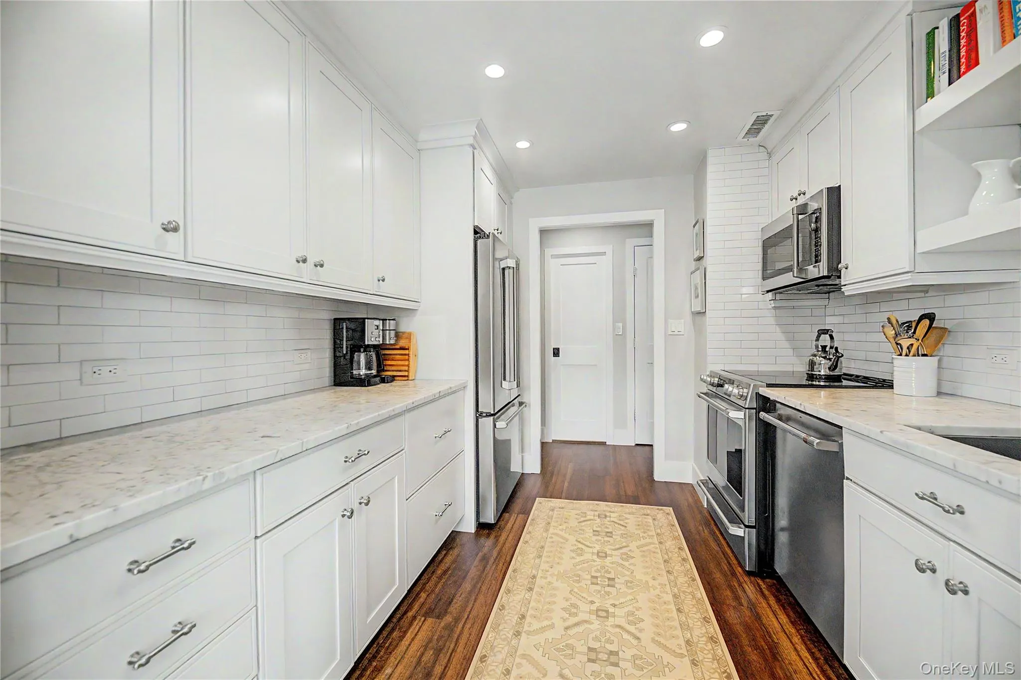 20 Old Mamaroneck Road, White Plains, NY, 2 Bedrooms Bedrooms, 6 Rooms Rooms,2 BathroomsBathrooms,Residential,For Rent,Old Mamaroneck,0,1042784 20 Old Mamaroneck Road, White Plains, NY, 2 Bedrooms Bedrooms, 6 Rooms Rooms,2 BathroomsBathrooms,Residential,For Rent,Old Mamaroneck,0,1042784