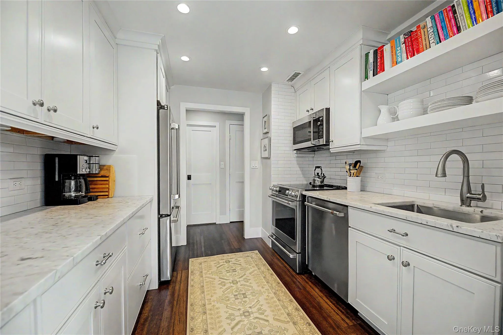 20 Old Mamaroneck Road, White Plains, NY, 2 Bedrooms Bedrooms, 6 Rooms Rooms,2 BathroomsBathrooms,Residential,For Rent,Old Mamaroneck,0,1042784 20 Old Mamaroneck Road, White Plains, NY, 2 Bedrooms Bedrooms, 6 Rooms Rooms,2 BathroomsBathrooms,Residential,For Rent,Old Mamaroneck,0,1042784