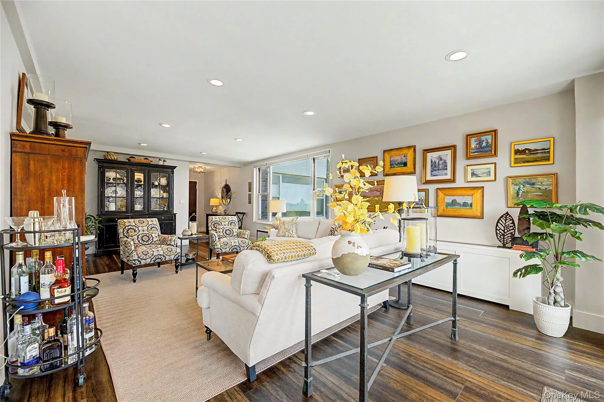 20 Old Mamaroneck Road, White Plains, NY, 2 Bedrooms Bedrooms, 6 Rooms Rooms,2 BathroomsBathrooms,Residential,For Rent,Old Mamaroneck,0,1042784 20 Old Mamaroneck Road, White Plains, NY, 2 Bedrooms Bedrooms, 6 Rooms Rooms,2 BathroomsBathrooms,Residential,For Rent,Old Mamaroneck,0,1042784