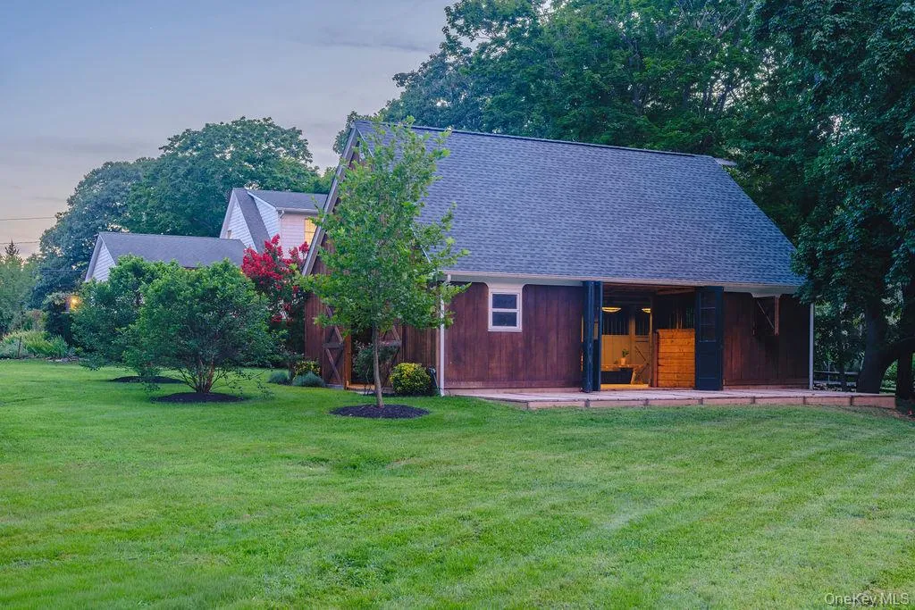 184 Phillips Lane, Riverhead, NY, 5 Bedrooms Bedrooms, 12 Rooms Rooms,4 BathroomsBathrooms,Residential,For Rent,Phillips,0,1042785 184 Phillips Lane, Riverhead, NY, 5 Bedrooms Bedrooms, 12 Rooms Rooms,4 BathroomsBathrooms,Residential,For Rent,Phillips,0,1042785