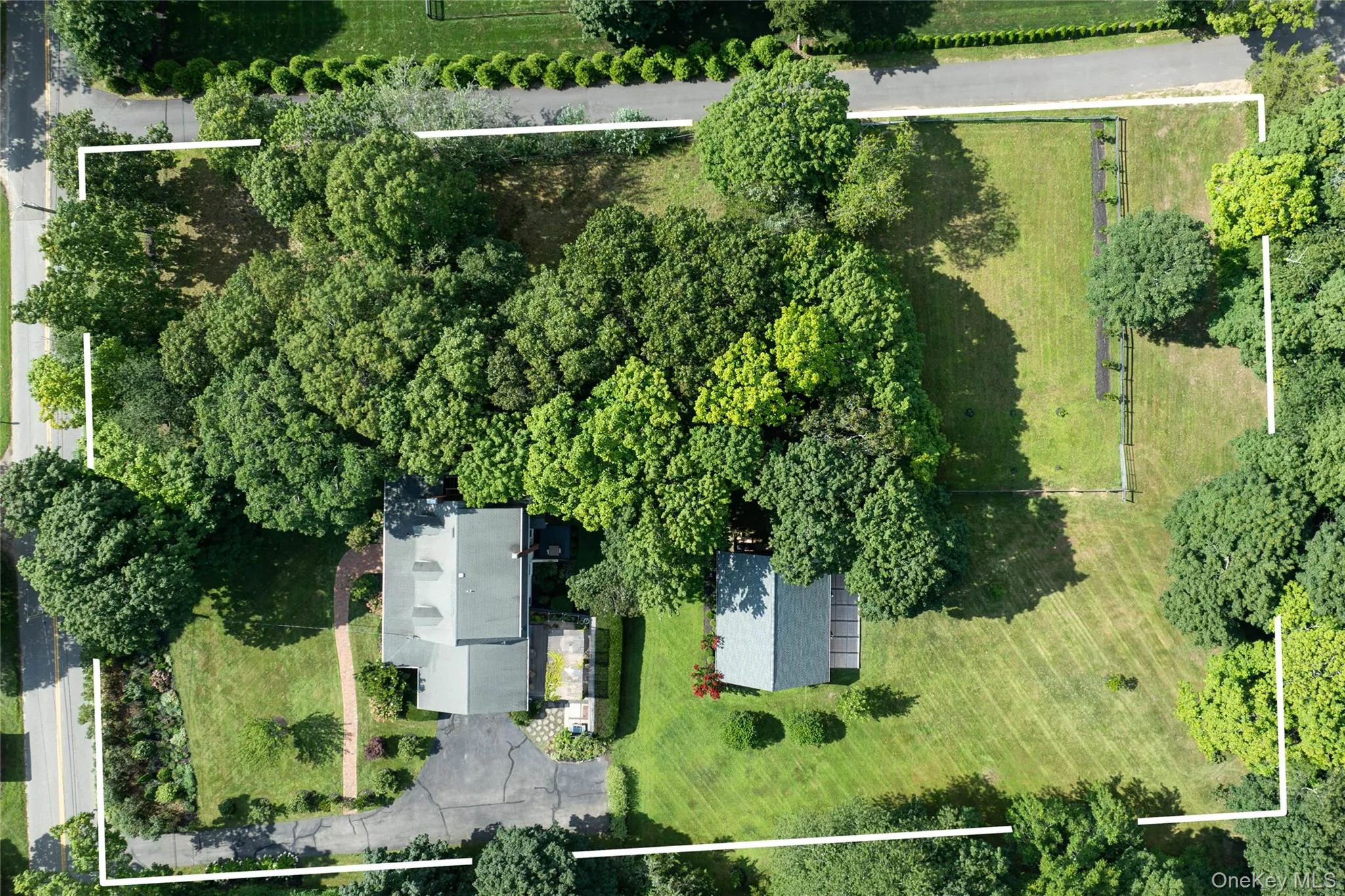 184 Phillips Lane, Riverhead, NY, 5 Bedrooms Bedrooms, 12 Rooms Rooms,4 BathroomsBathrooms,Residential,For Rent,Phillips,0,1042785 184 Phillips Lane, Riverhead, NY, 5 Bedrooms Bedrooms, 12 Rooms Rooms,4 BathroomsBathrooms,Residential,For Rent,Phillips,0,1042785
