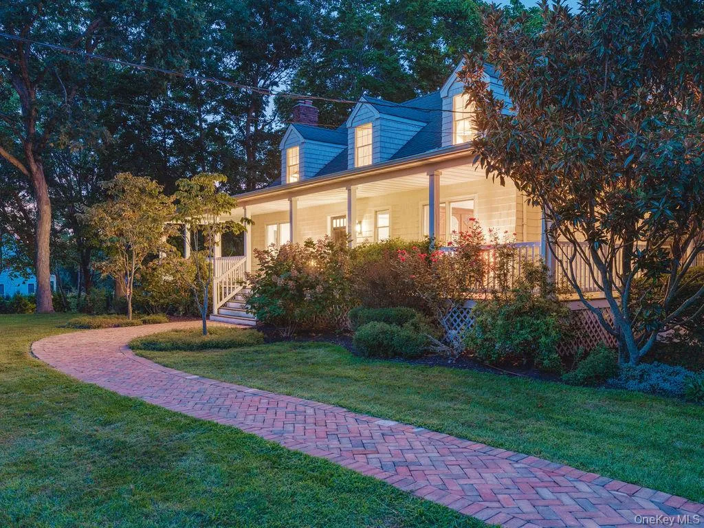 184 Phillips Lane, Riverhead, NY, 5 Bedrooms Bedrooms, 12 Rooms Rooms,4 BathroomsBathrooms,Residential,For Rent,Phillips,0,1042785 184 Phillips Lane, Riverhead, NY, 5 Bedrooms Bedrooms, 12 Rooms Rooms,4 BathroomsBathrooms,Residential,For Rent,Phillips,0,1042785