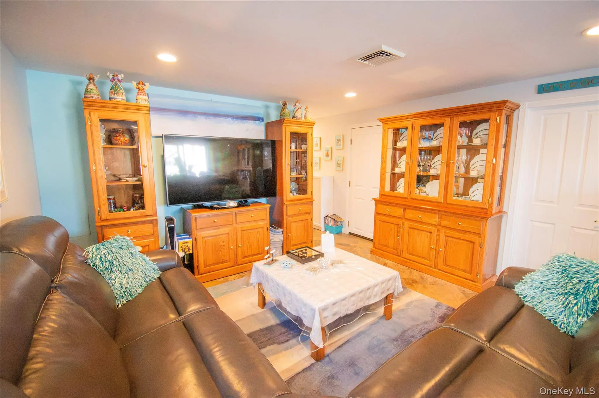 345 Parkway Drive, Hempstead, NY, 4 Bedrooms Bedrooms, 10 Rooms Rooms,2 BathroomsBathrooms,Residential,For Rent,Parkway,0,1042787 345 Parkway Drive, Hempstead, NY, 4 Bedrooms Bedrooms, 10 Rooms Rooms,2 BathroomsBathrooms,Residential,For Rent,Parkway,0,1042787