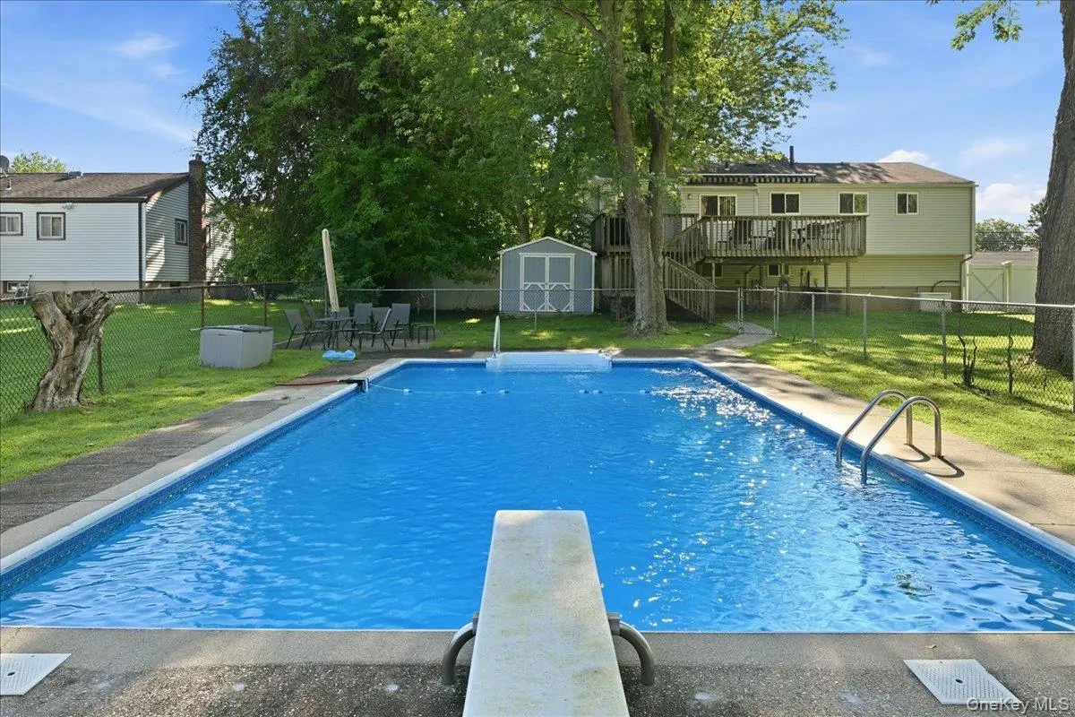 357 Town Line Road, Huntington, NY, 4 Bedrooms Bedrooms, 8 Rooms Rooms,1 BathroomBathrooms,Residential,For Rent,Town Line,0,1042799 357 Town Line Road, Huntington, NY, 4 Bedrooms Bedrooms, 8 Rooms Rooms,1 BathroomBathrooms,Residential,For Rent,Town Line,0,1042799