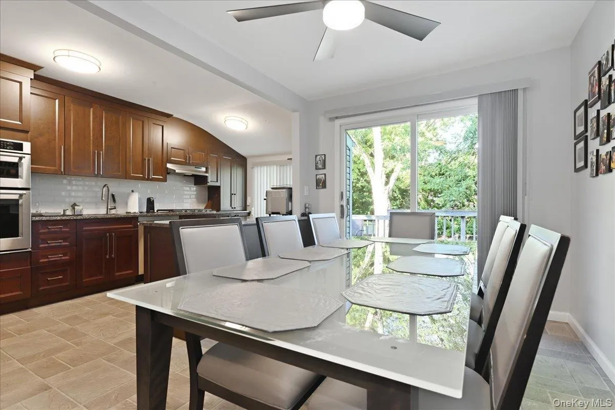 357 Town Line Road, Huntington, NY, 4 Bedrooms Bedrooms, 8 Rooms Rooms,1 BathroomBathrooms,Residential,For Rent,Town Line,0,1042799 357 Town Line Road, Huntington, NY, 4 Bedrooms Bedrooms, 8 Rooms Rooms,1 BathroomBathrooms,Residential,For Rent,Town Line,0,1042799