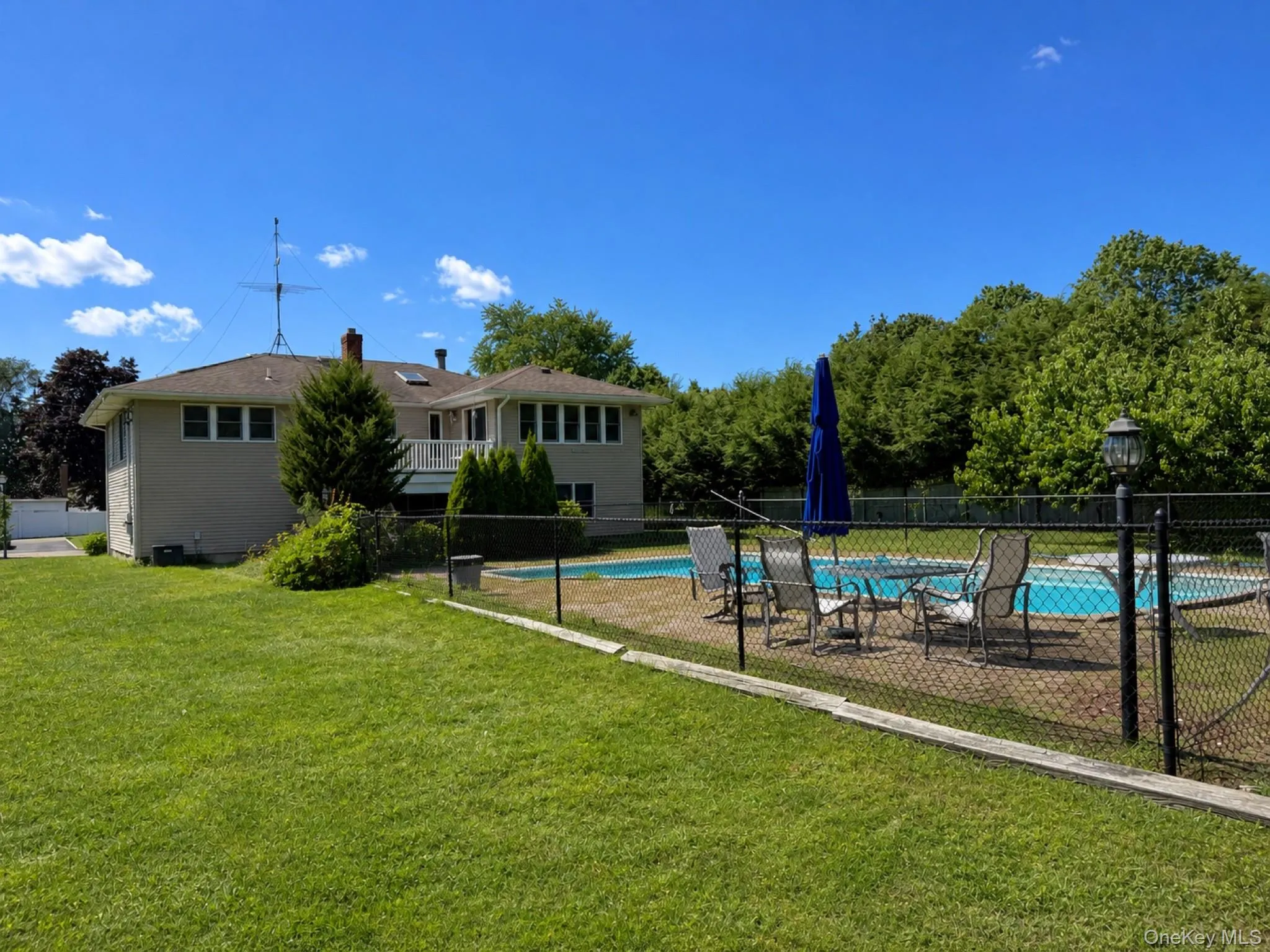 5 Cherrywood Drive, Huntington, NY, 4 Bedrooms Bedrooms, 9 Rooms Rooms,2 BathroomsBathrooms,Residential,For Rent,Cherrywood,0,1042804 5 Cherrywood Drive, Huntington, NY, 4 Bedrooms Bedrooms, 9 Rooms Rooms,2 BathroomsBathrooms,Residential,For Rent,Cherrywood,0,1042804