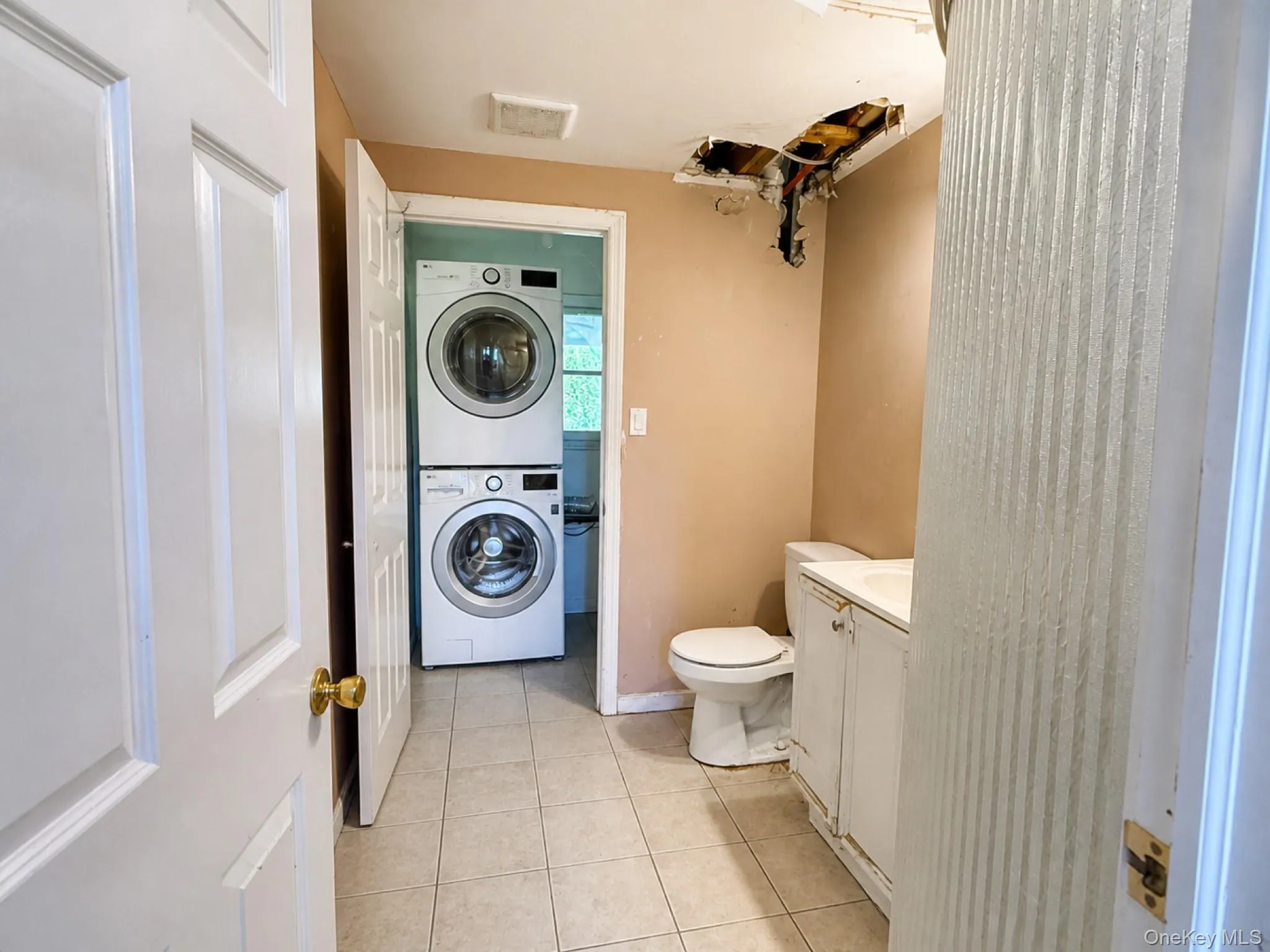 5 Cherrywood Drive, Huntington, NY, 4 Bedrooms Bedrooms, 9 Rooms Rooms,2 BathroomsBathrooms,Residential,For Rent,Cherrywood,0,1042804 5 Cherrywood Drive, Huntington, NY, 4 Bedrooms Bedrooms, 9 Rooms Rooms,2 BathroomsBathrooms,Residential,For Rent,Cherrywood,0,1042804