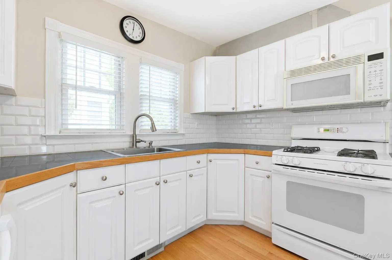 30 Pansy Road, Brookhaven, NY, 3 Bedrooms Bedrooms, 5 Rooms Rooms,2 BathroomsBathrooms,Residential,For Rent,Pansy,0,1042805 30 Pansy Road, Brookhaven, NY, 3 Bedrooms Bedrooms, 5 Rooms Rooms,2 BathroomsBathrooms,Residential,For Rent,Pansy,0,1042805