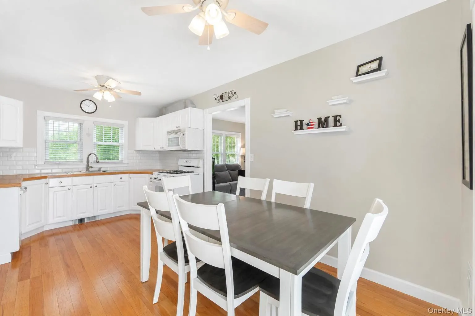 30 Pansy Road, Brookhaven, NY, 3 Bedrooms Bedrooms, 5 Rooms Rooms,2 BathroomsBathrooms,Residential,For Rent,Pansy,0,1042805 30 Pansy Road, Brookhaven, NY, 3 Bedrooms Bedrooms, 5 Rooms Rooms,2 BathroomsBathrooms,Residential,For Rent,Pansy,0,1042805