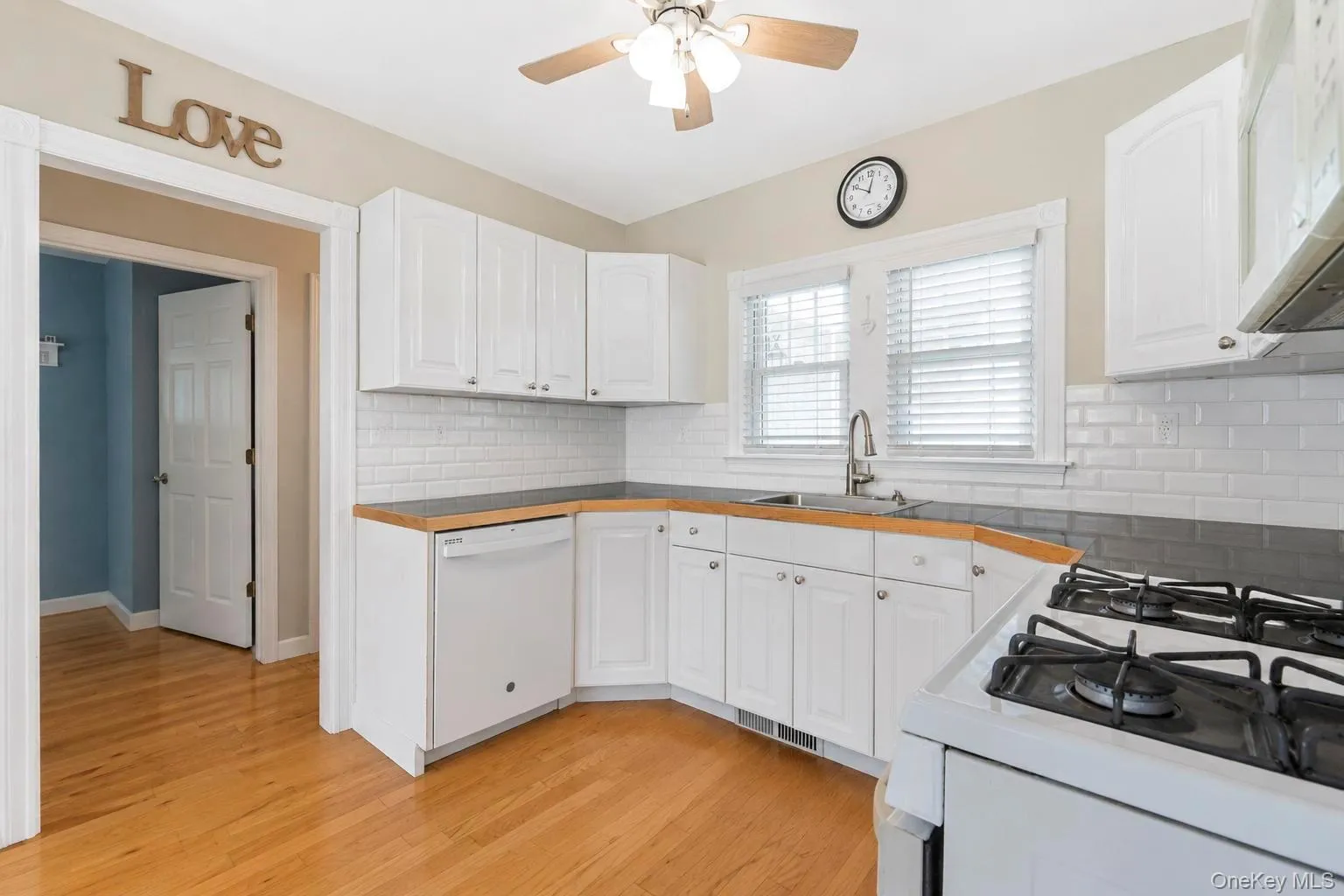 30 Pansy Road, Brookhaven, NY, 3 Bedrooms Bedrooms, 5 Rooms Rooms,2 BathroomsBathrooms,Residential,For Rent,Pansy,0,1042805 30 Pansy Road, Brookhaven, NY, 3 Bedrooms Bedrooms, 5 Rooms Rooms,2 BathroomsBathrooms,Residential,For Rent,Pansy,0,1042805
