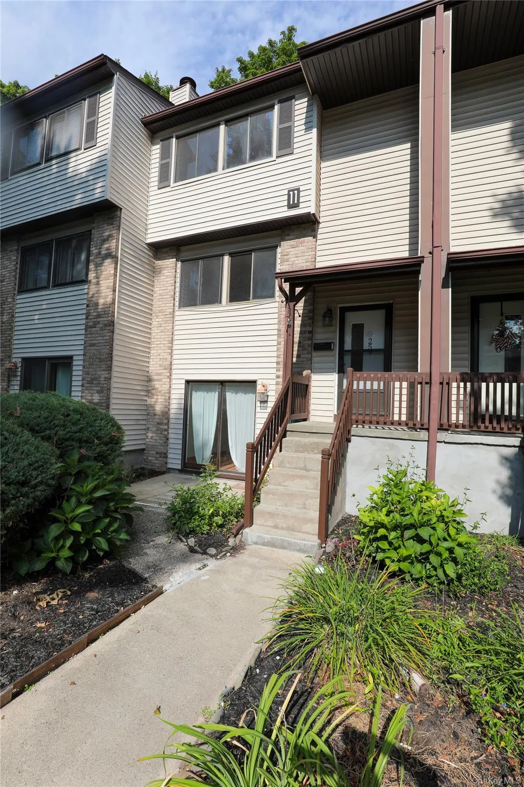 259 Village Court, Kingston, NY, 3 Bedrooms Bedrooms, 6 Rooms Rooms,1 BathroomBathrooms,Residential Lease,For Rent,Village,0,1042811 259 Village Court, Kingston, NY, 3 Bedrooms Bedrooms, 6 Rooms Rooms,1 BathroomBathrooms,Residential Lease,For Rent,Village,0,1042811
