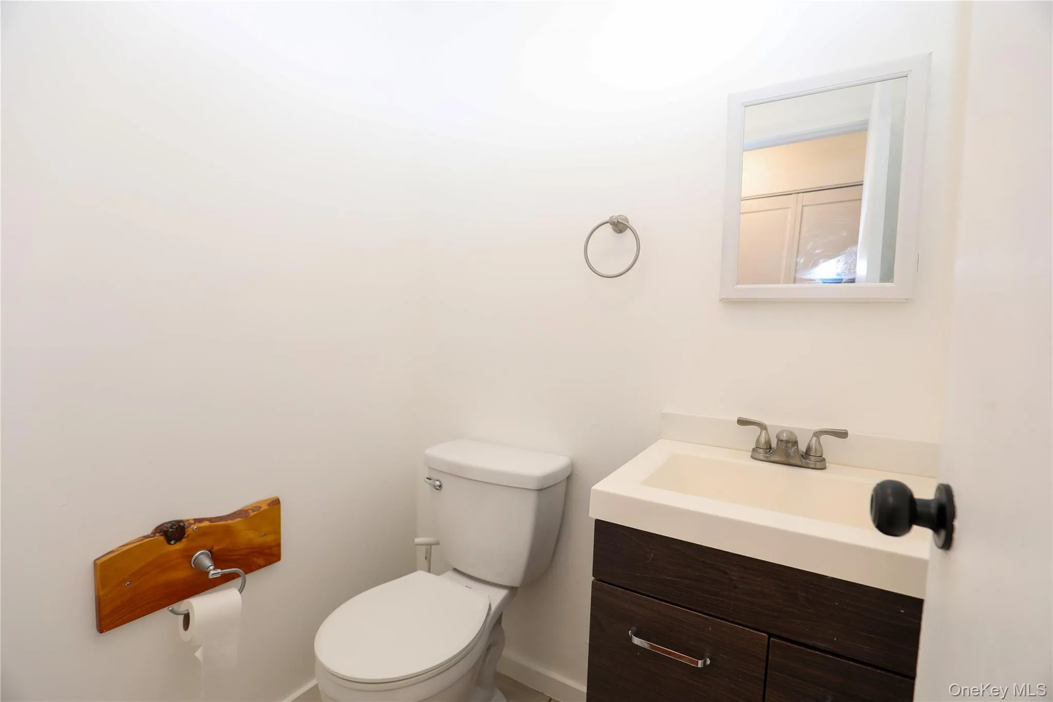 259 Village Court, Kingston, NY, 3 Bedrooms Bedrooms, 6 Rooms Rooms,1 BathroomBathrooms,Residential Lease,For Rent,Village,0,1042811 259 Village Court, Kingston, NY, 3 Bedrooms Bedrooms, 6 Rooms Rooms,1 BathroomBathrooms,Residential Lease,For Rent,Village,0,1042811
