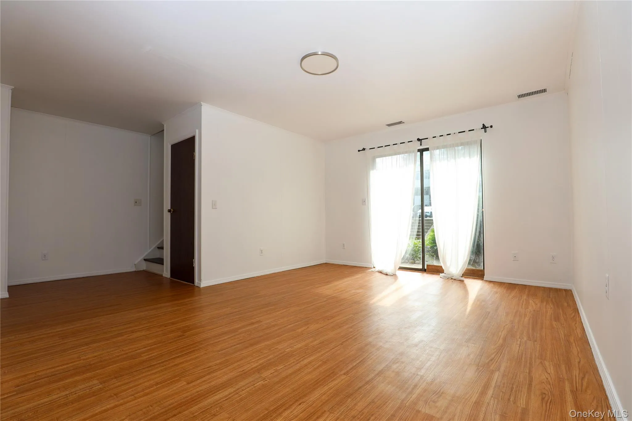 259 Village Court, Kingston, NY, 3 Bedrooms Bedrooms, 6 Rooms Rooms,1 BathroomBathrooms,Residential Lease,For Rent,Village,0,1042811 259 Village Court, Kingston, NY, 3 Bedrooms Bedrooms, 6 Rooms Rooms,1 BathroomBathrooms,Residential Lease,For Rent,Village,0,1042811
