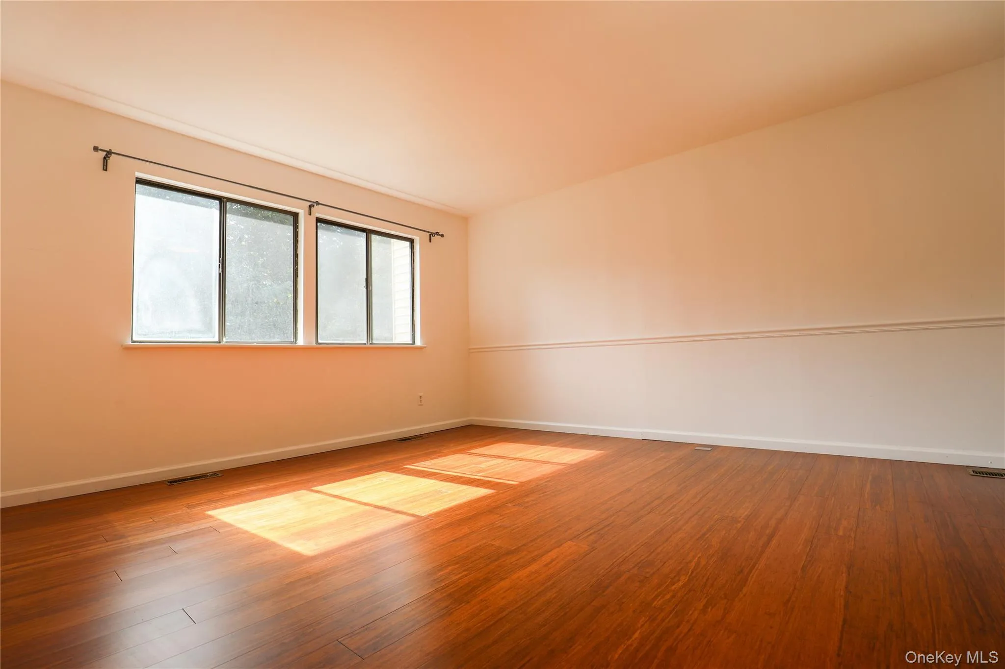 259 Village Court, Kingston, NY, 3 Bedrooms Bedrooms, 6 Rooms Rooms,1 BathroomBathrooms,Residential Lease,For Rent,Village,0,1042811 259 Village Court, Kingston, NY, 3 Bedrooms Bedrooms, 6 Rooms Rooms,1 BathroomBathrooms,Residential Lease,For Rent,Village,0,1042811