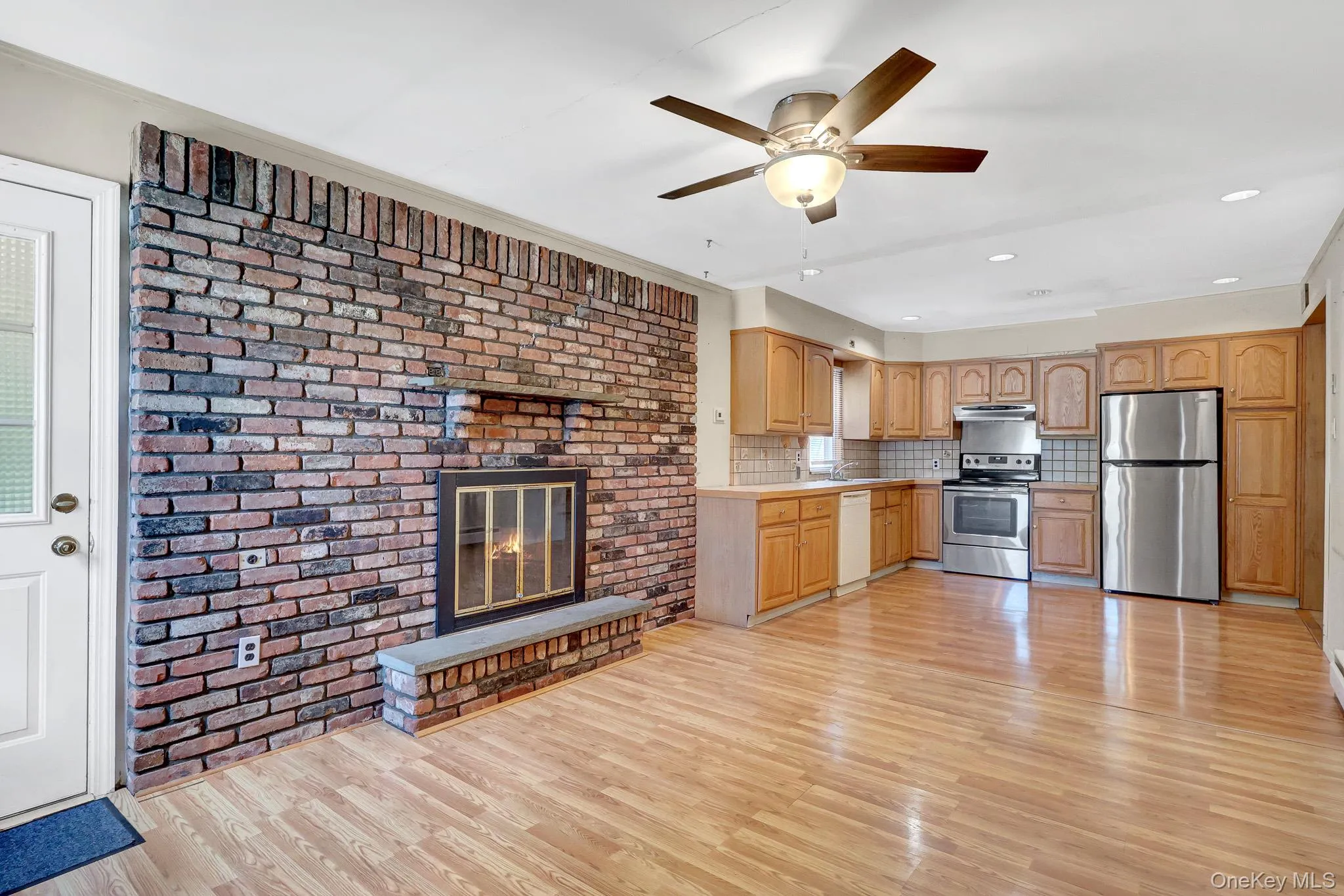 19 Essex Road, Oyster Bay, NY, 3 Bedrooms Bedrooms, 6 Rooms Rooms,1 BathroomBathrooms,Residential,For Rent,Essex,0,1042817 19 Essex Road, Oyster Bay, NY, 3 Bedrooms Bedrooms, 6 Rooms Rooms,1 BathroomBathrooms,Residential,For Rent,Essex,0,1042817