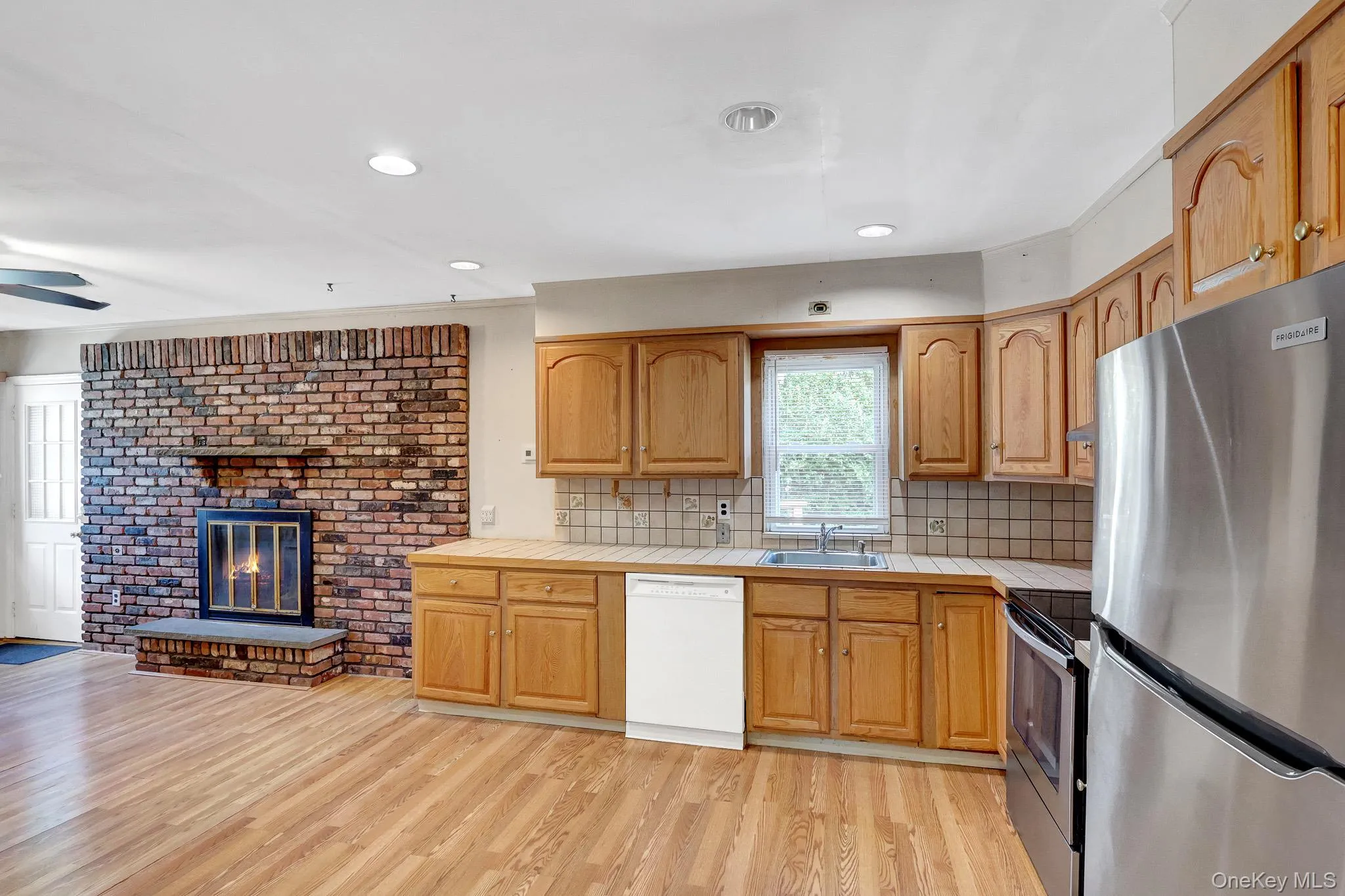 19 Essex Road, Oyster Bay, NY, 3 Bedrooms Bedrooms, 6 Rooms Rooms,1 BathroomBathrooms,Residential,For Rent,Essex,0,1042817 19 Essex Road, Oyster Bay, NY, 3 Bedrooms Bedrooms, 6 Rooms Rooms,1 BathroomBathrooms,Residential,For Rent,Essex,0,1042817