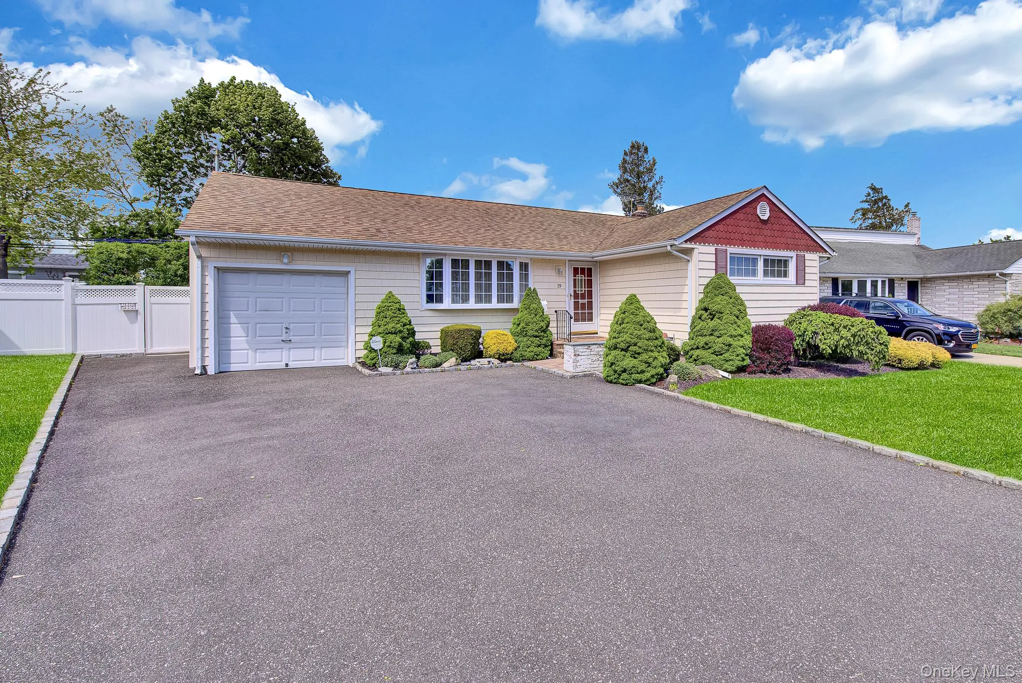 19 Essex Road, Oyster Bay, NY, 3 Bedrooms Bedrooms, 6 Rooms Rooms,1 BathroomBathrooms,Residential,For Rent,Essex,0,1042817 19 Essex Road, Oyster Bay, NY, 3 Bedrooms Bedrooms, 6 Rooms Rooms,1 BathroomBathrooms,Residential,For Rent,Essex,0,1042817