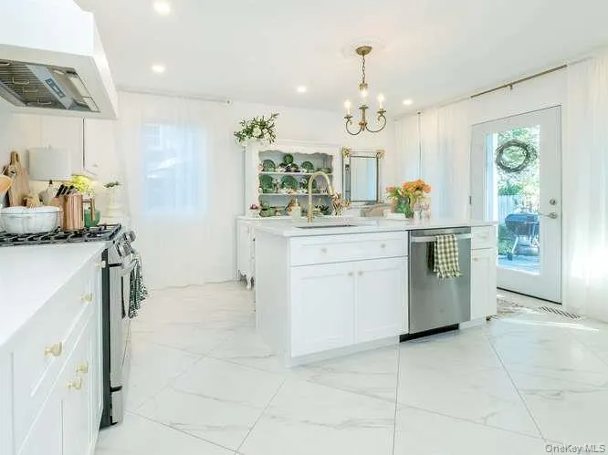 9 Robert Road, Oyster Bay, NY, 3 Bedrooms Bedrooms, 7 Rooms Rooms,2 BathroomsBathrooms,Residential,For Rent,Robert,0,1042818 9 Robert Road, Oyster Bay, NY, 3 Bedrooms Bedrooms, 7 Rooms Rooms,2 BathroomsBathrooms,Residential,For Rent,Robert,0,1042818