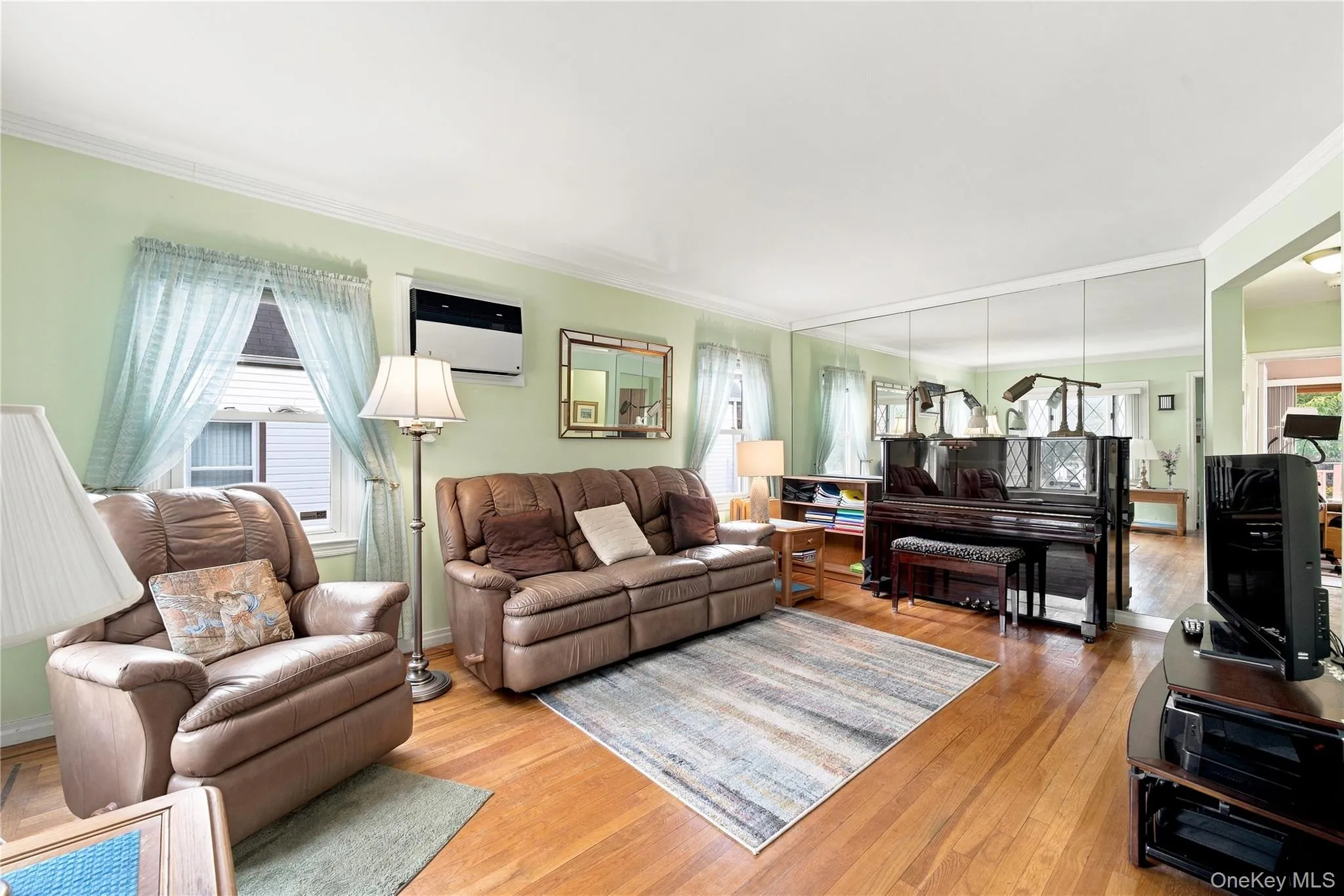 4850 188th Street, New York, NY, 2 Bedrooms Bedrooms, 5 Rooms Rooms,2 BathroomsBathrooms,Residential,For Rent,188th,0,1042821 4850 188th Street, New York, NY, 2 Bedrooms Bedrooms, 5 Rooms Rooms,2 BathroomsBathrooms,Residential,For Rent,188th,0,1042821
