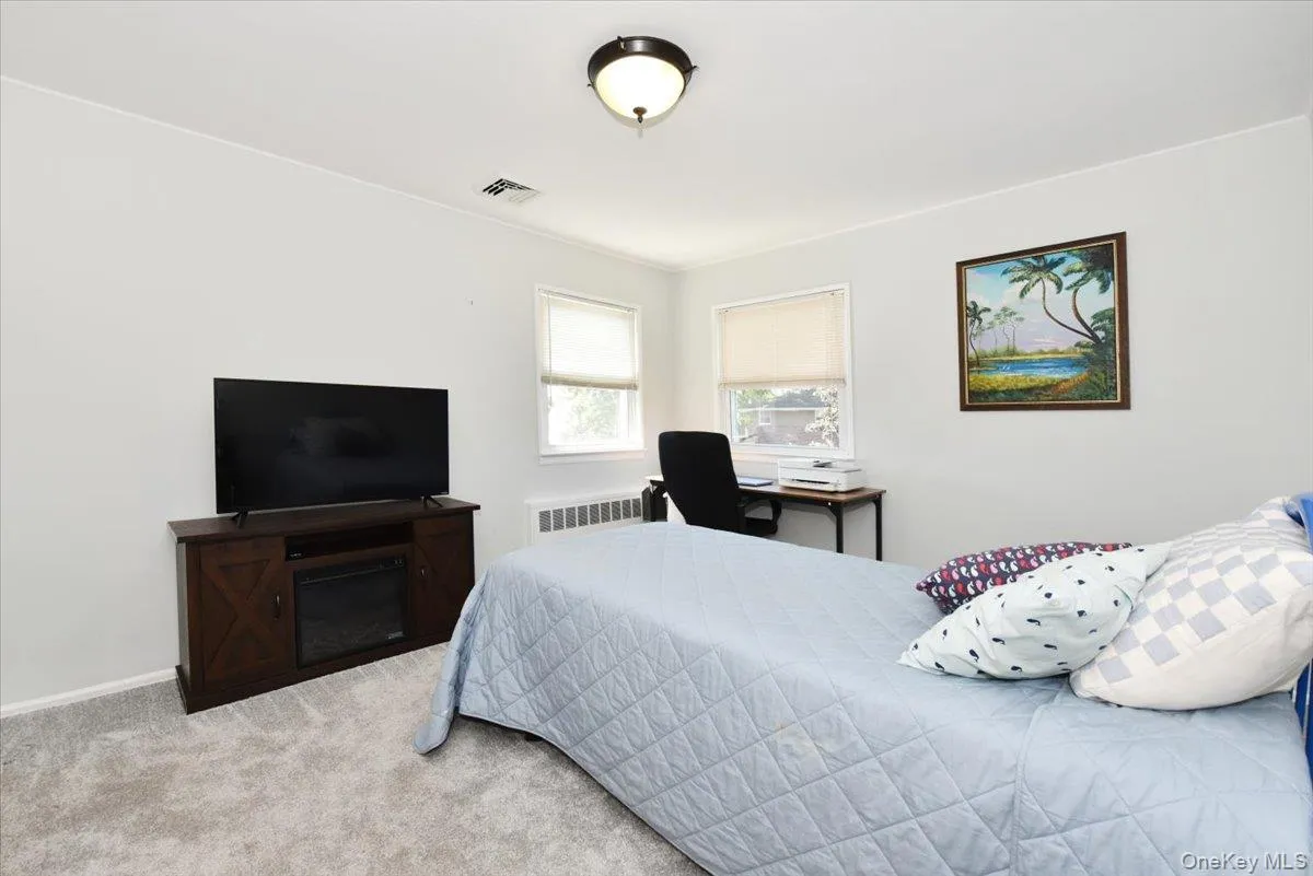 70 Glenwood Road, Oyster Bay, NY, 3 Bedrooms Bedrooms, 6 Rooms Rooms,1 BathroomBathrooms,Residential,For Rent,Glenwood,0,1042827 70 Glenwood Road, Oyster Bay, NY, 3 Bedrooms Bedrooms, 6 Rooms Rooms,1 BathroomBathrooms,Residential,For Rent,Glenwood,0,1042827