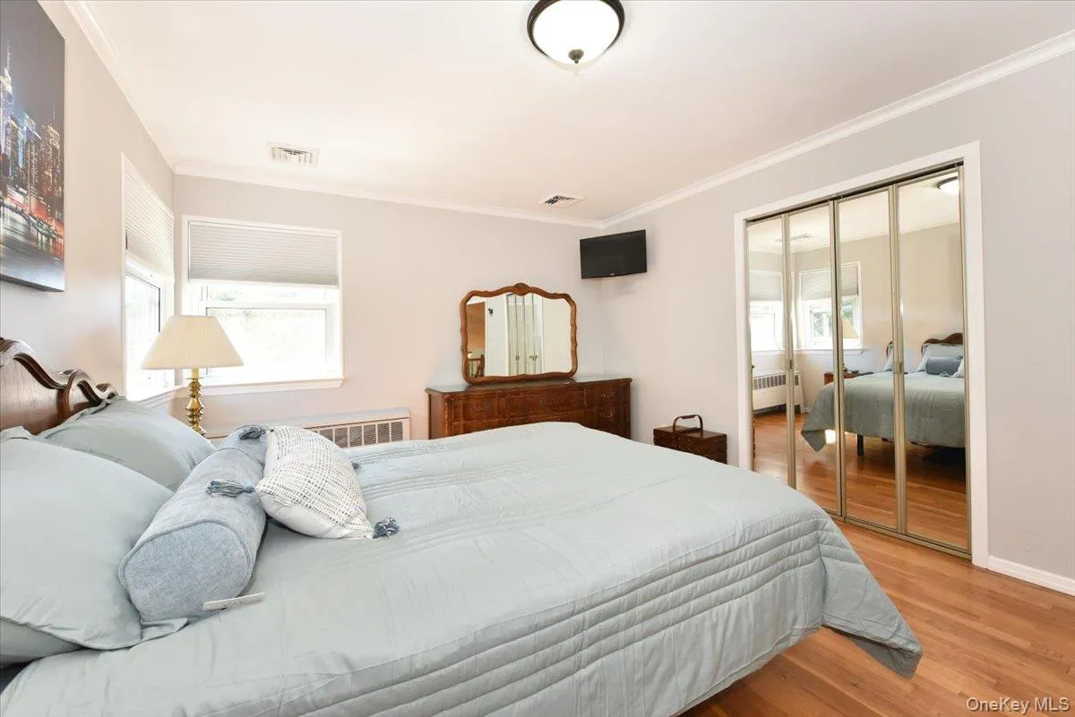 70 Glenwood Road, Oyster Bay, NY, 3 Bedrooms Bedrooms, 6 Rooms Rooms,1 BathroomBathrooms,Residential,For Rent,Glenwood,0,1042827 70 Glenwood Road, Oyster Bay, NY, 3 Bedrooms Bedrooms, 6 Rooms Rooms,1 BathroomBathrooms,Residential,For Rent,Glenwood,0,1042827