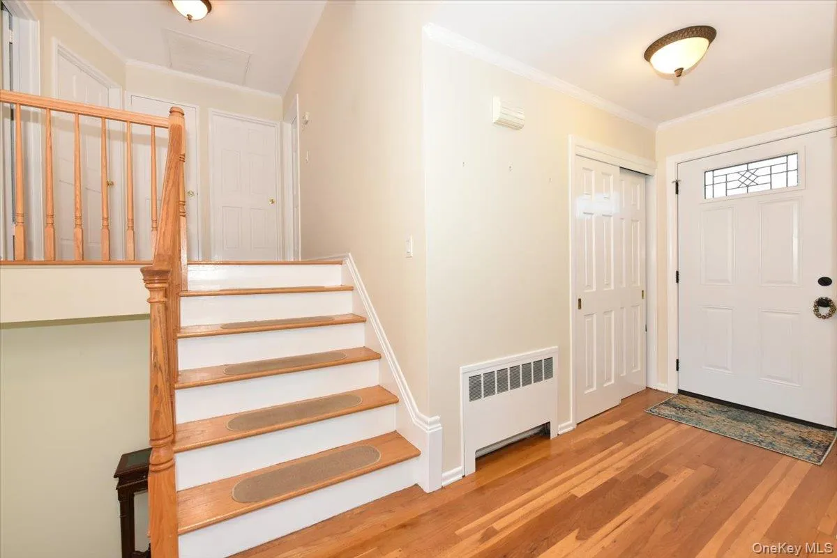 70 Glenwood Road, Oyster Bay, NY, 3 Bedrooms Bedrooms, 6 Rooms Rooms,1 BathroomBathrooms,Residential,For Rent,Glenwood,0,1042827 70 Glenwood Road, Oyster Bay, NY, 3 Bedrooms Bedrooms, 6 Rooms Rooms,1 BathroomBathrooms,Residential,For Rent,Glenwood,0,1042827